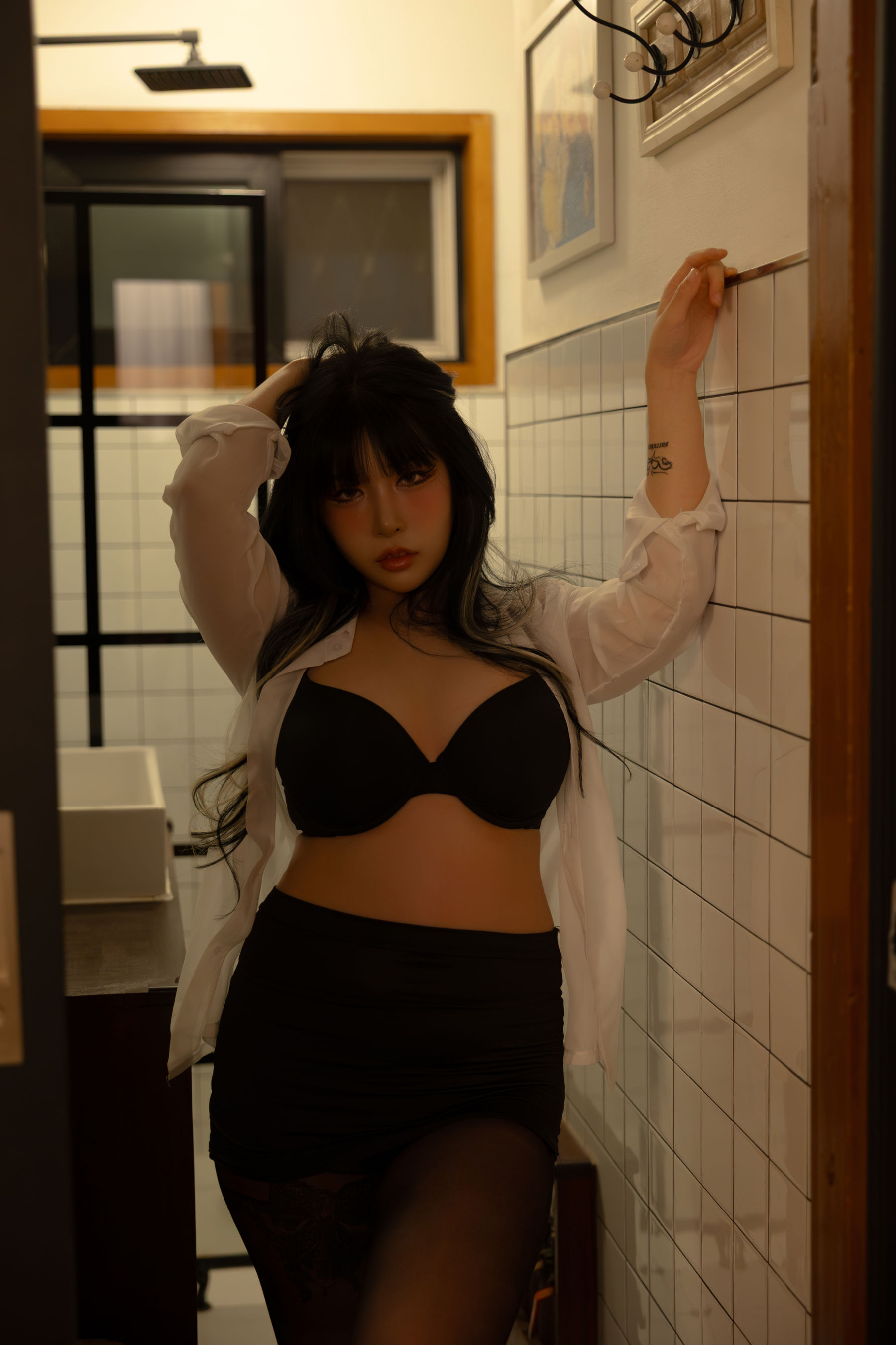 LEEYUIN - Girl next door/(101P)