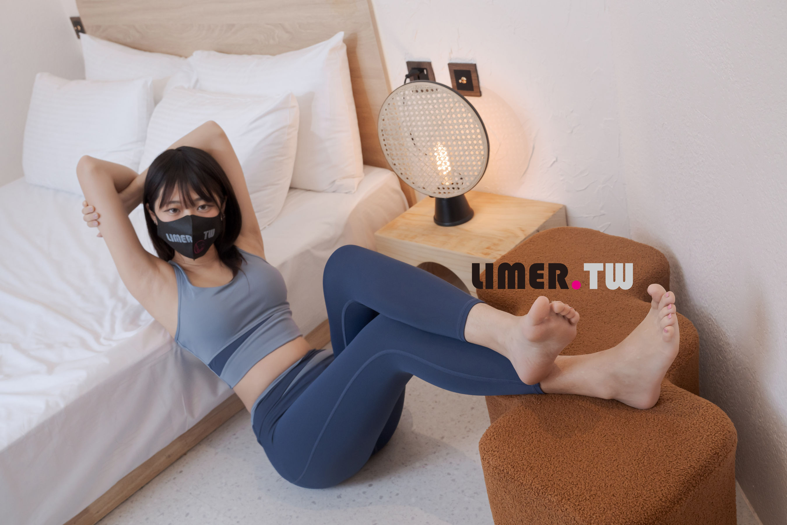 Limerence原创 No.101 LuLu 女大生香甜腳趾 瑜伽伸展/(239P)