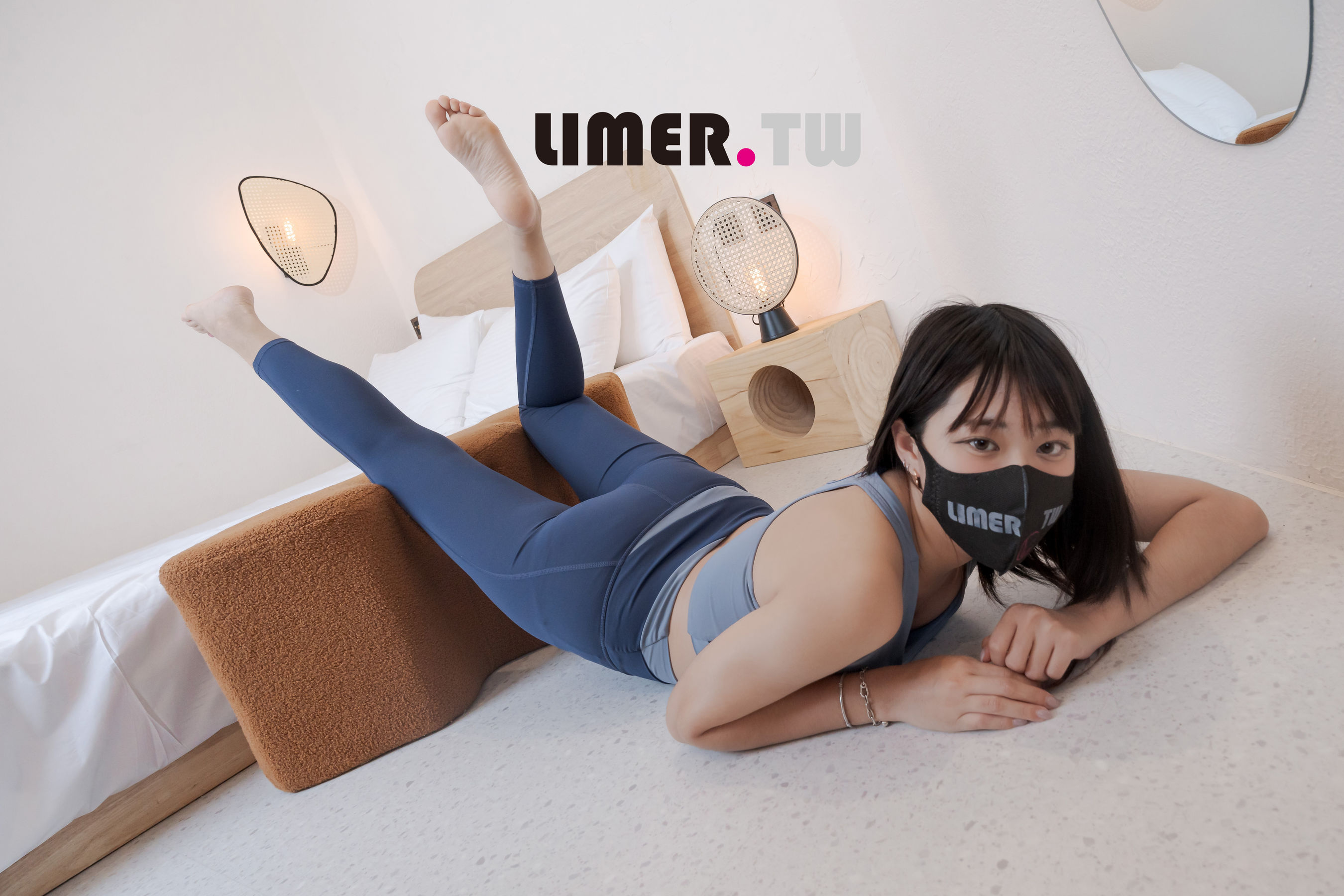 Limerence原创 No.101 LuLu 女大生香甜腳趾 瑜伽伸展/(239P)