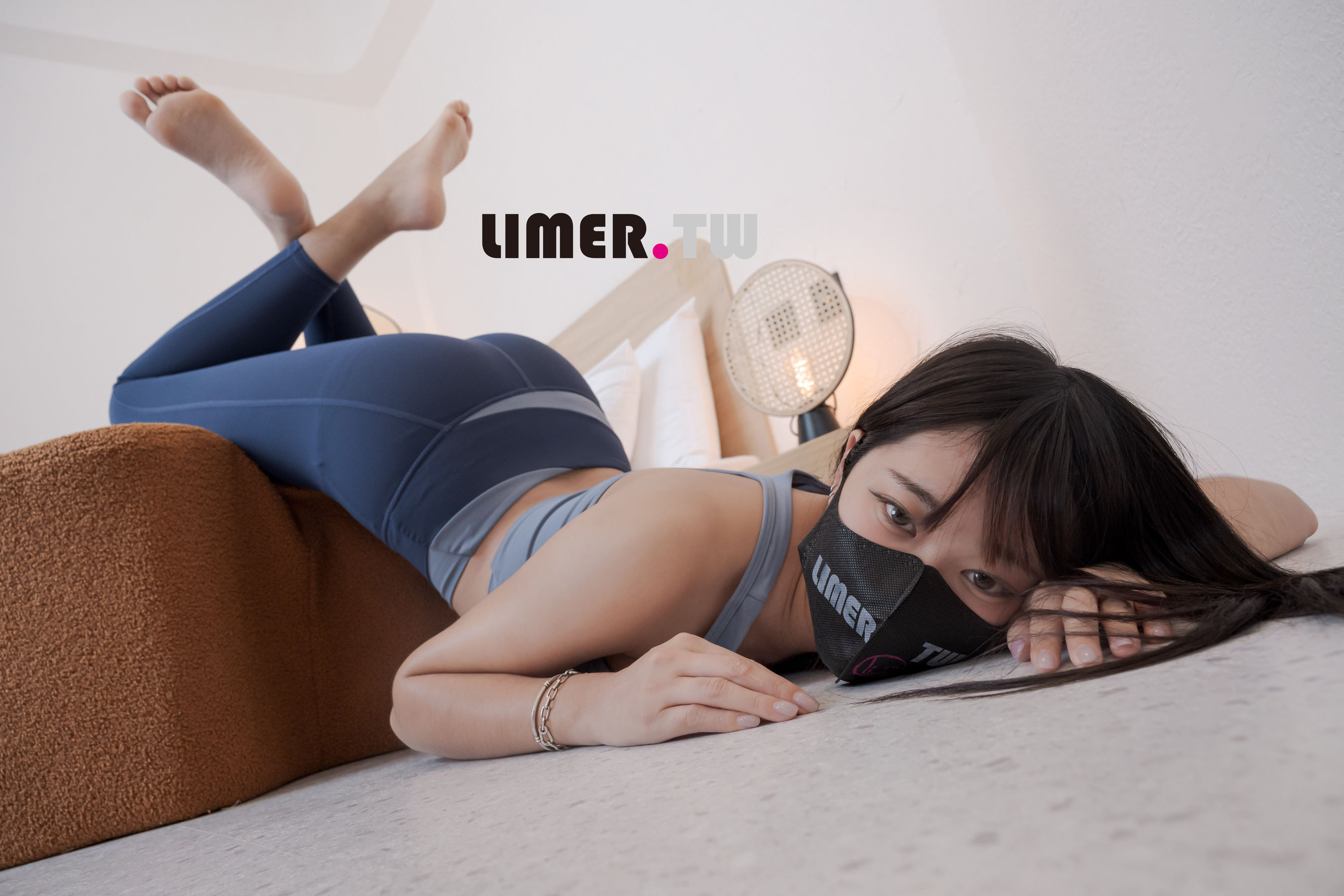 Limerence原创 No.101 LuLu 女大生香甜腳趾 瑜伽伸展/(239P)