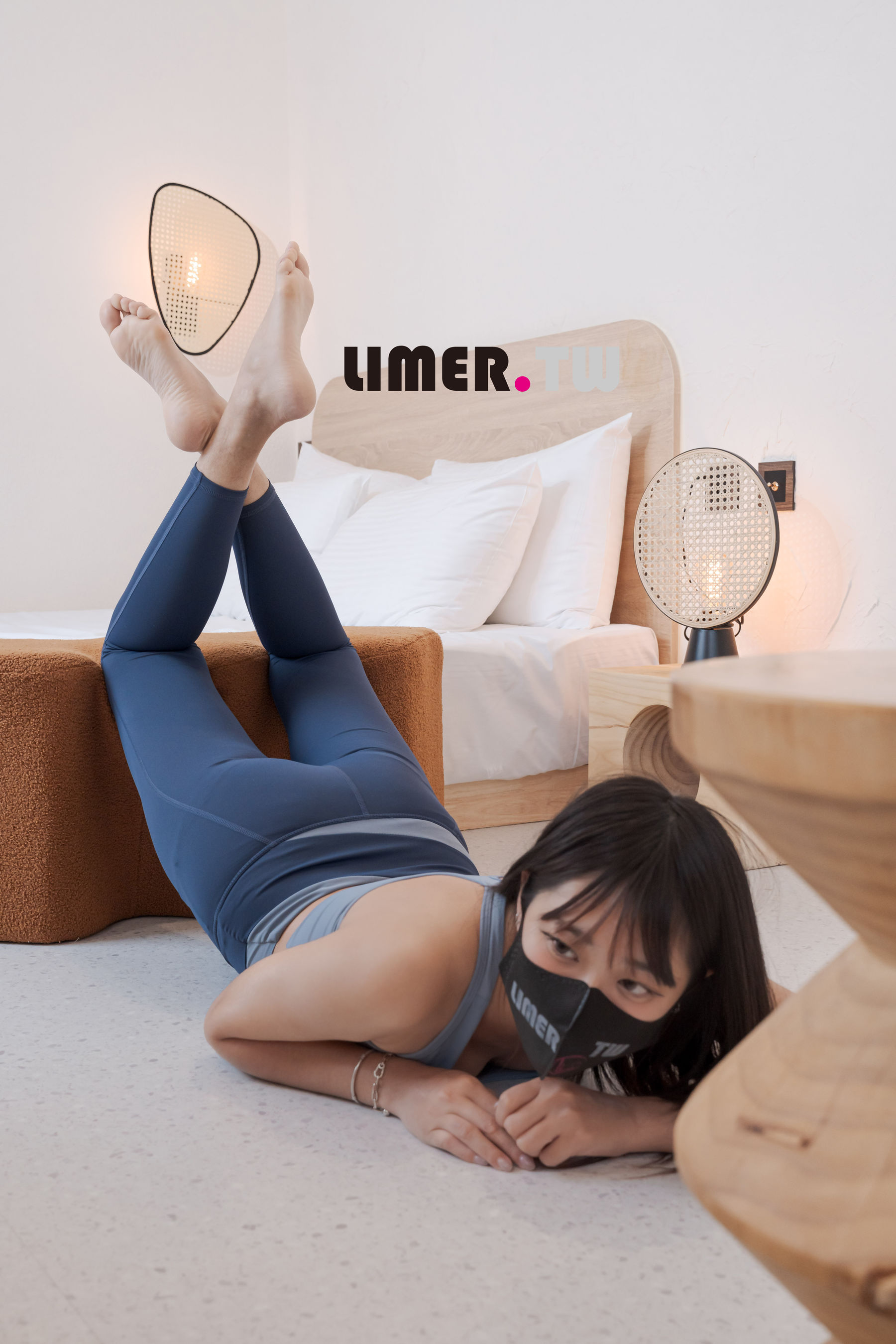 Limerence原创 No.101 LuLu 女大生香甜腳趾 瑜伽伸展/(239P)