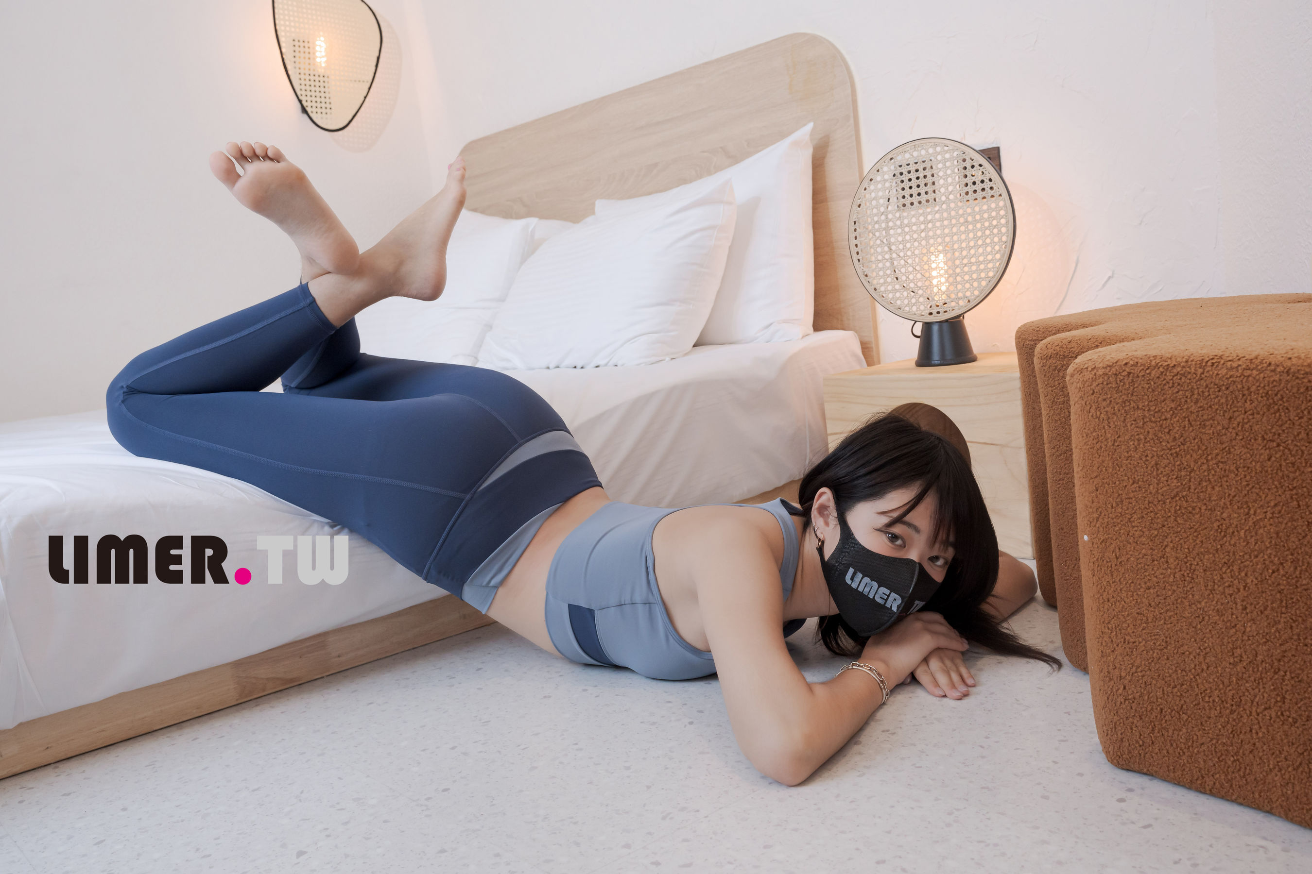 Limerence原创 No.101 LuLu 女大生香甜腳趾 瑜伽伸展/(239P)