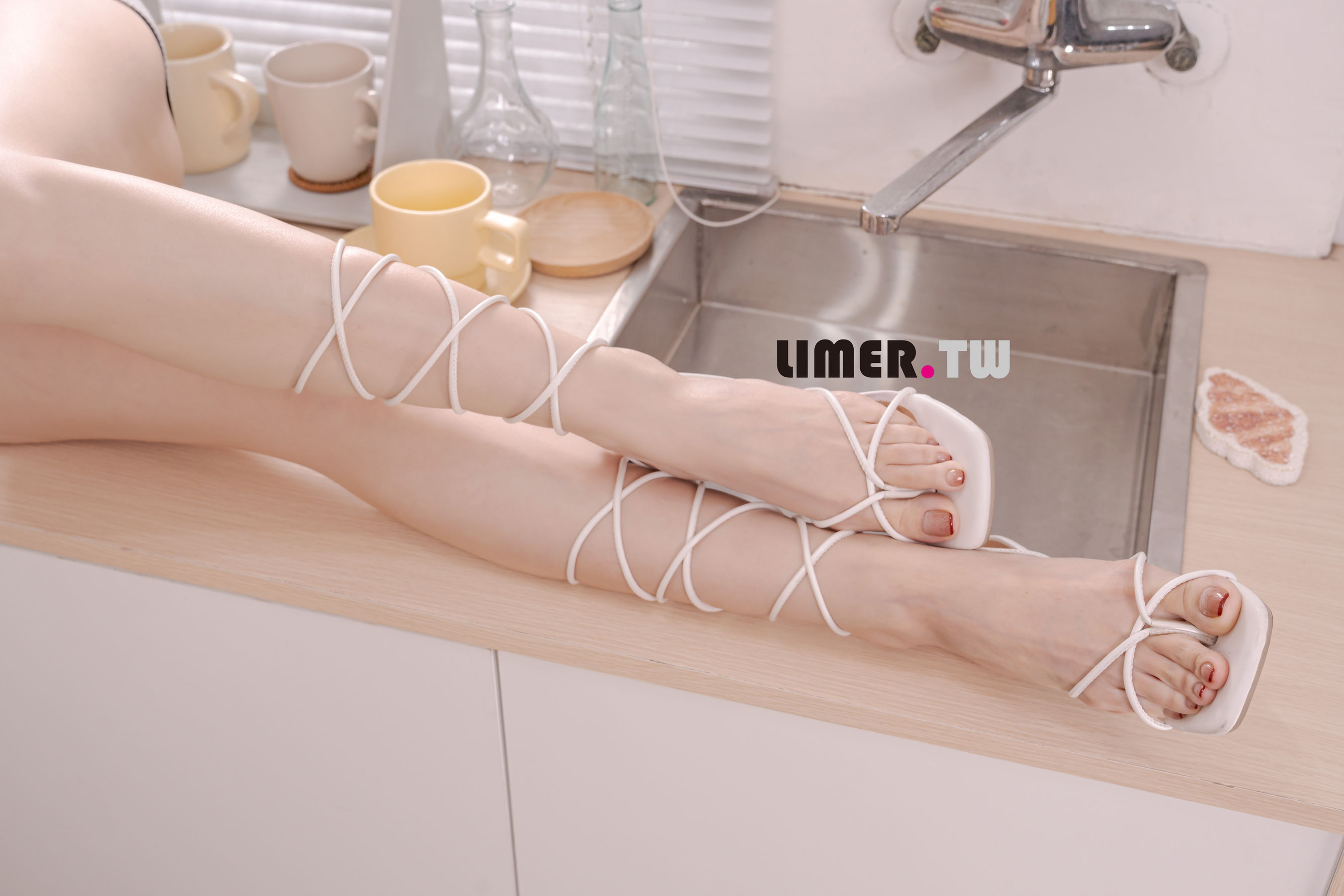 Limerence原创 No.100 语葳 Jaly 美脚直接对你贴脸挑逗/(90P)