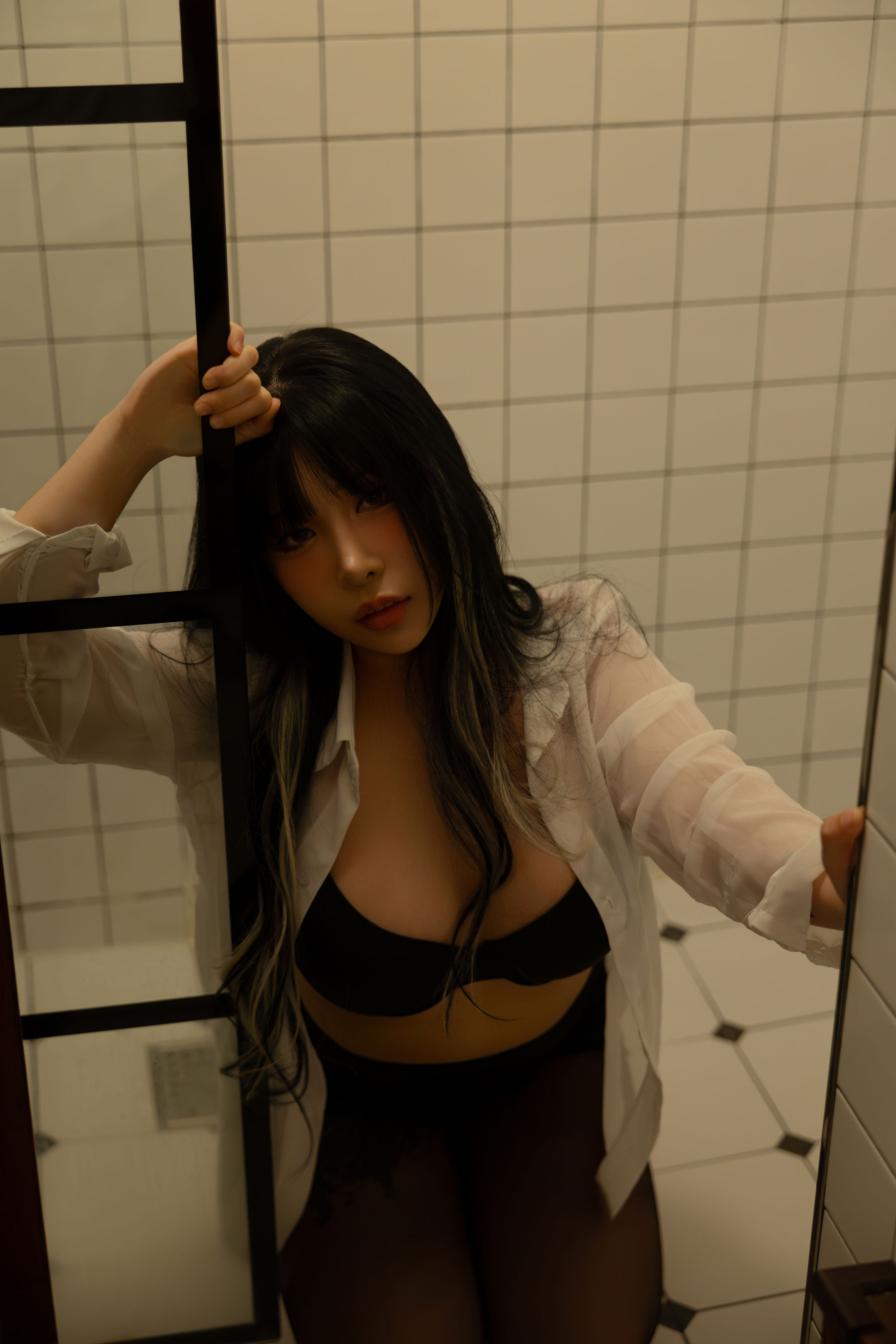 LEEYUIN - Girl next door/(101P)