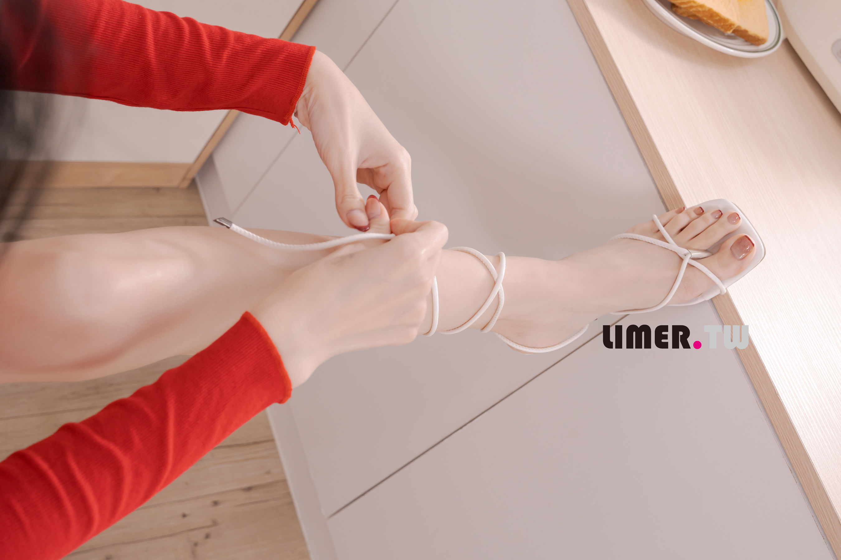 Limerence原创 No.100 语葳 Jaly 美脚直接对你贴脸挑逗/(90P)