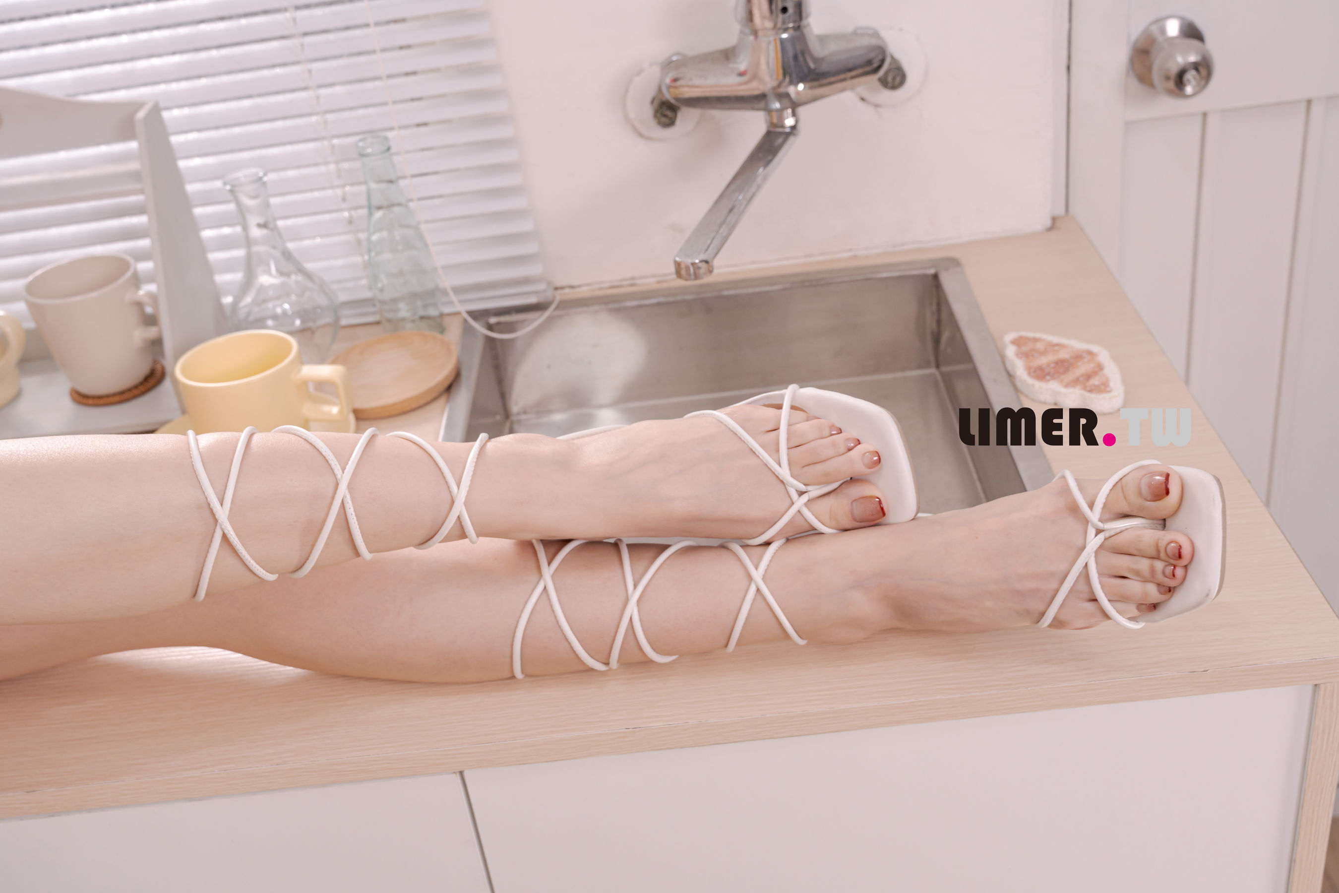 Limerence原创 No.100 语葳 Jaly 美脚直接对你贴脸挑逗/(90P)