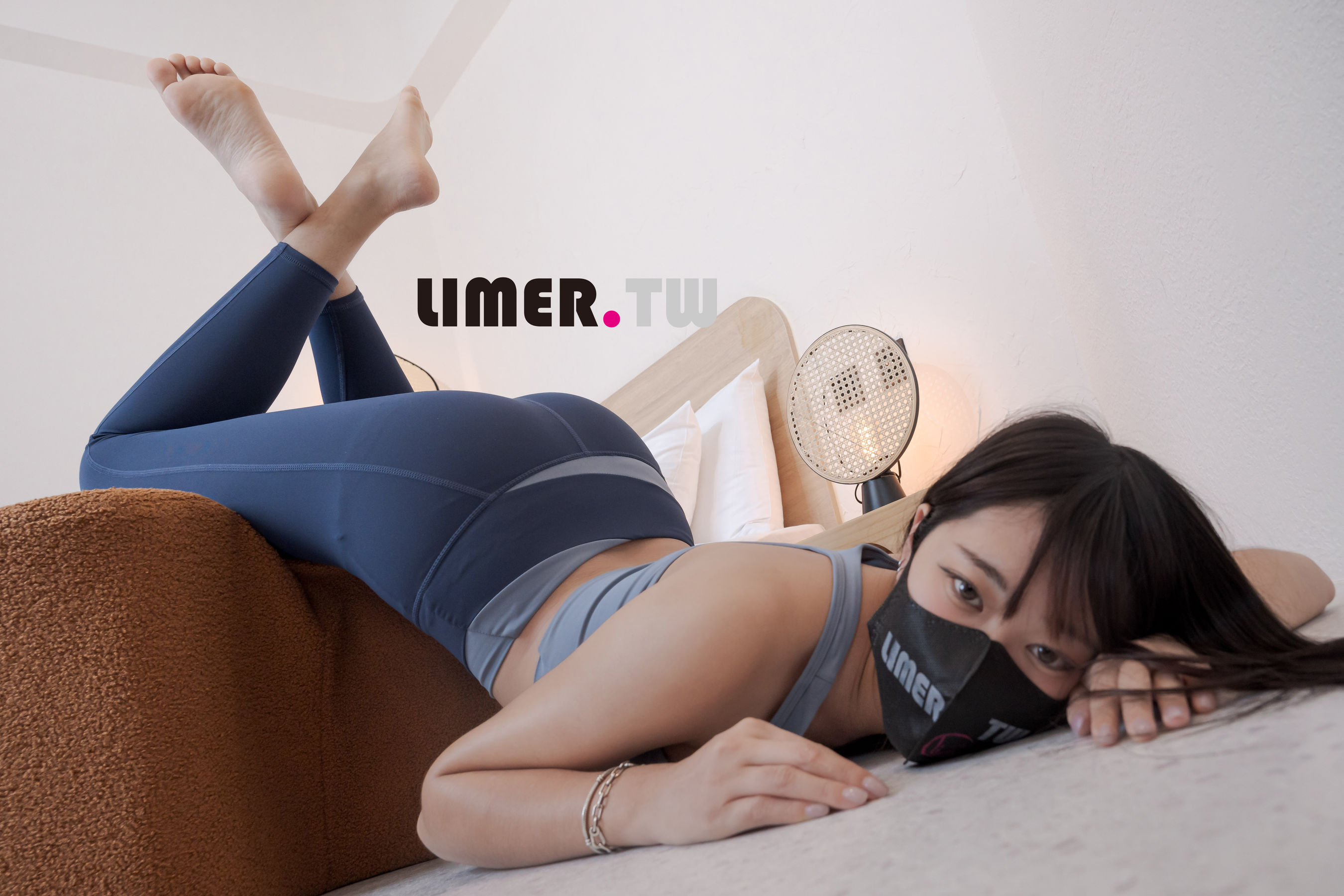 Limerence原创 No.101 LuLu 女大生香甜腳趾 瑜伽伸展/(239P)