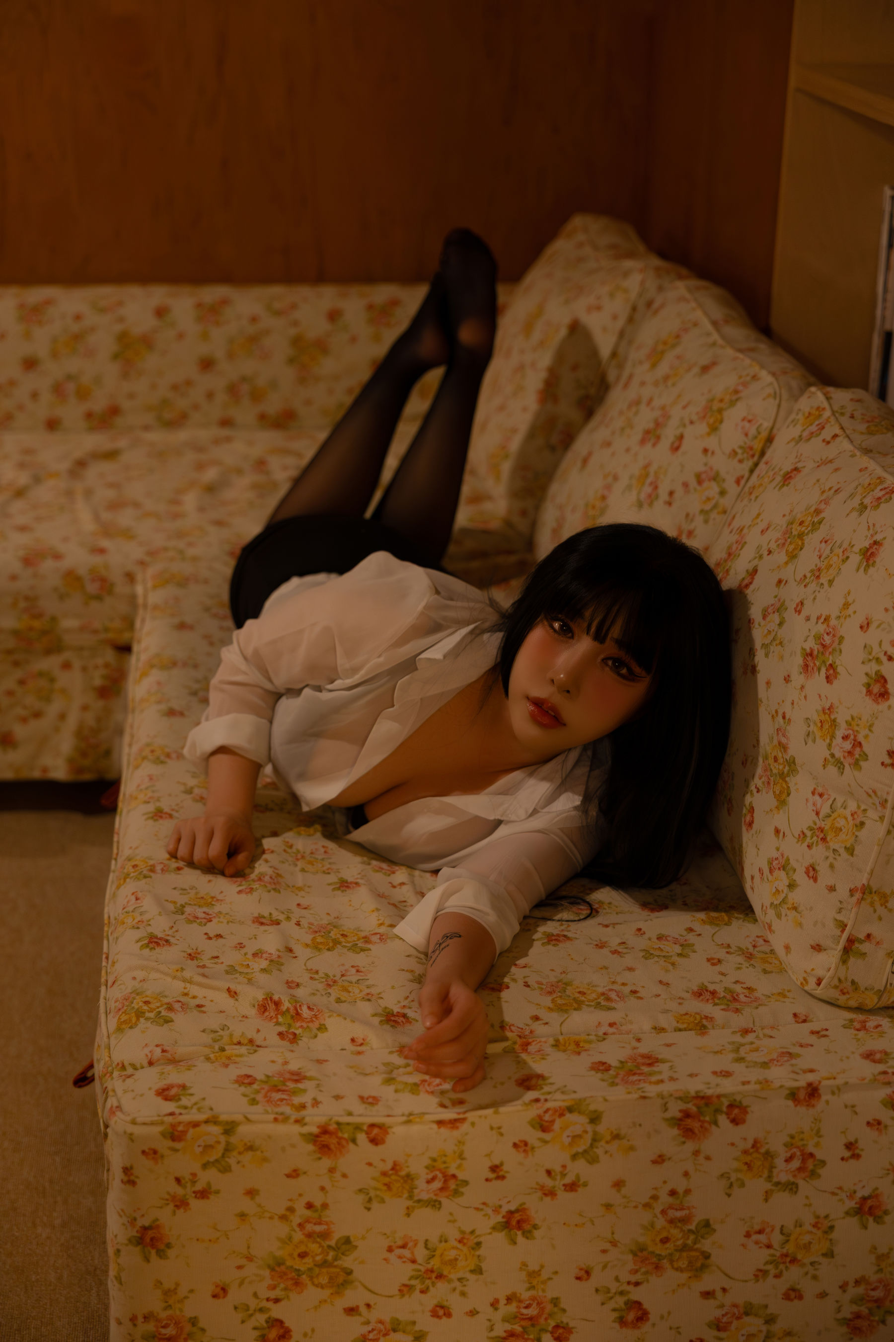 LEEYUIN - Girl next door/(101P)