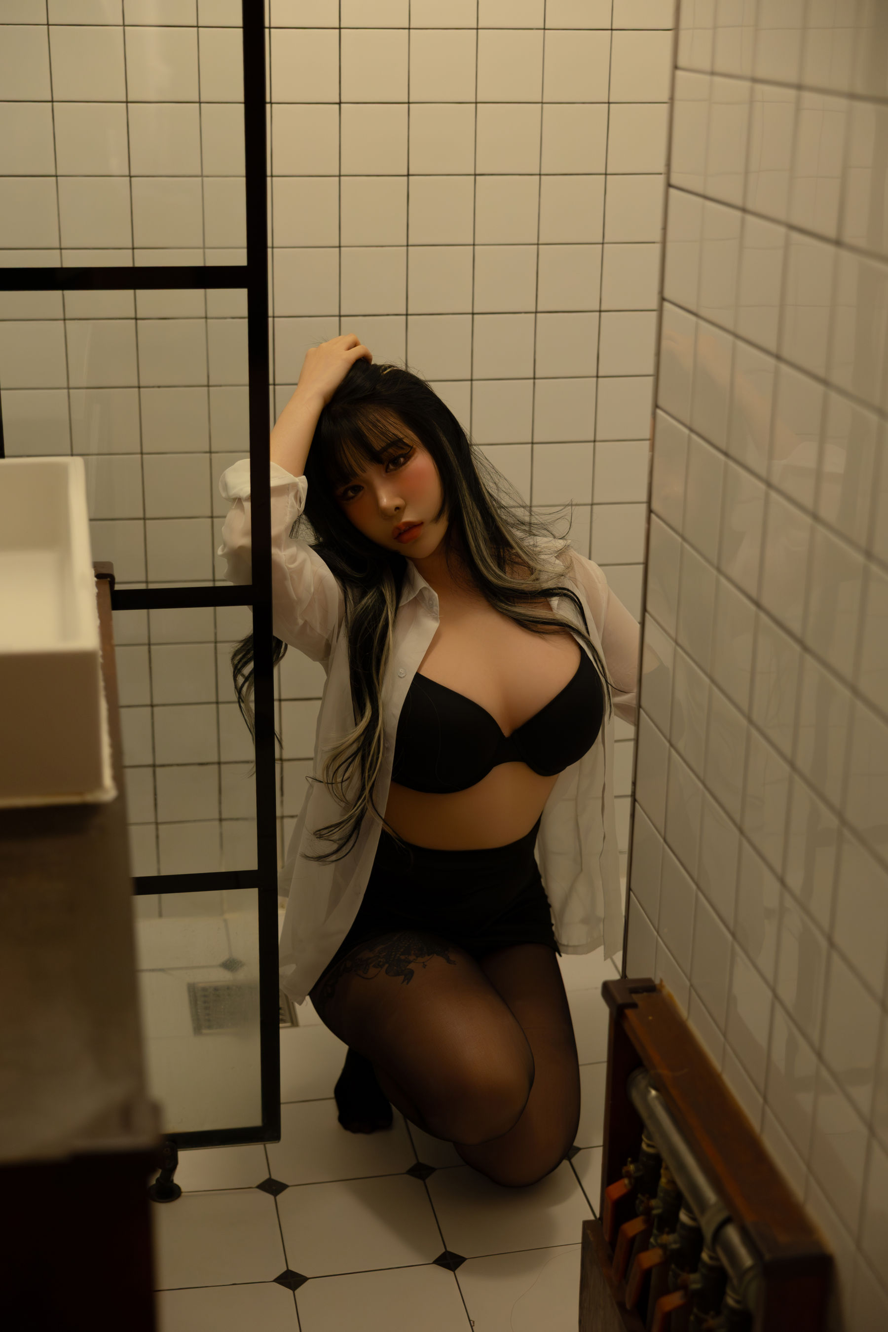 LEEYUIN - Girl next door/(101P)