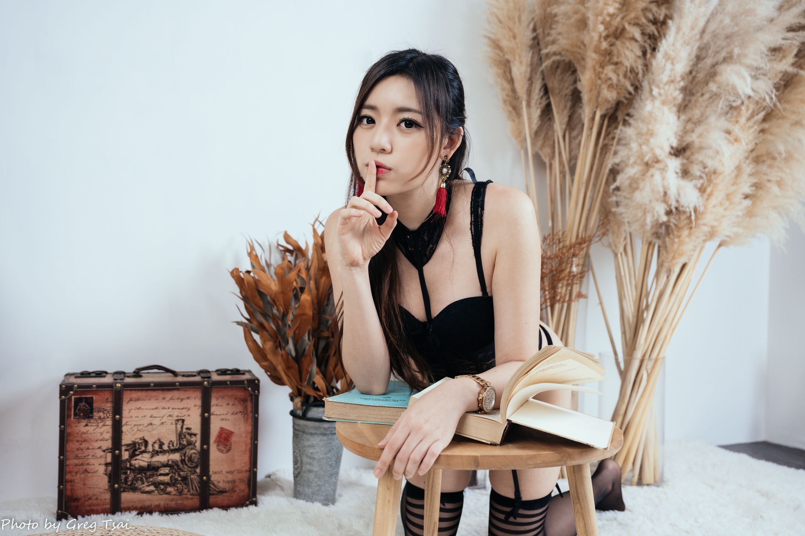 kiki - 黑丝马甲/(125P)