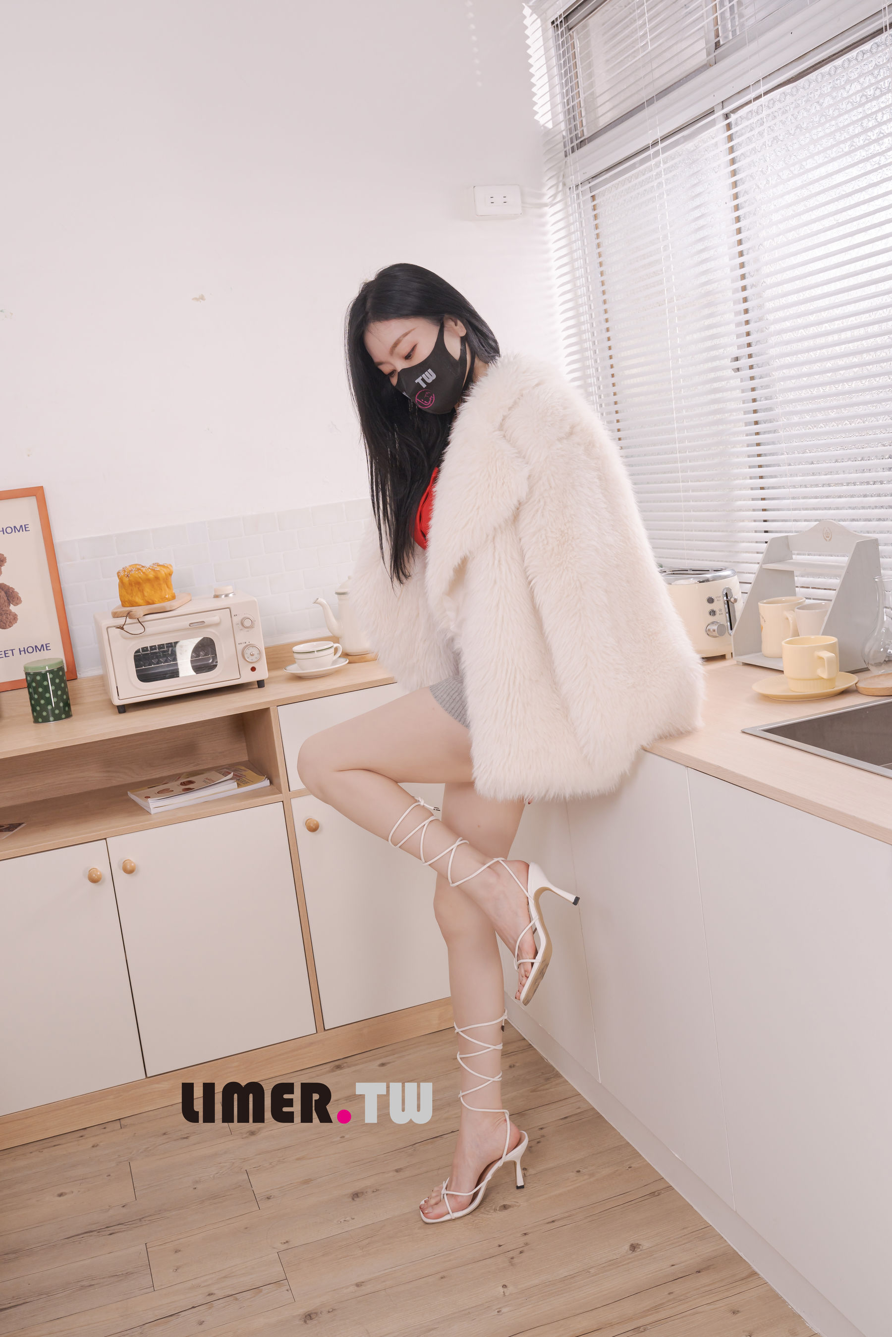 Limerence原创 No.100 语葳 Jaly 美脚直接对你贴脸挑逗/(90P)