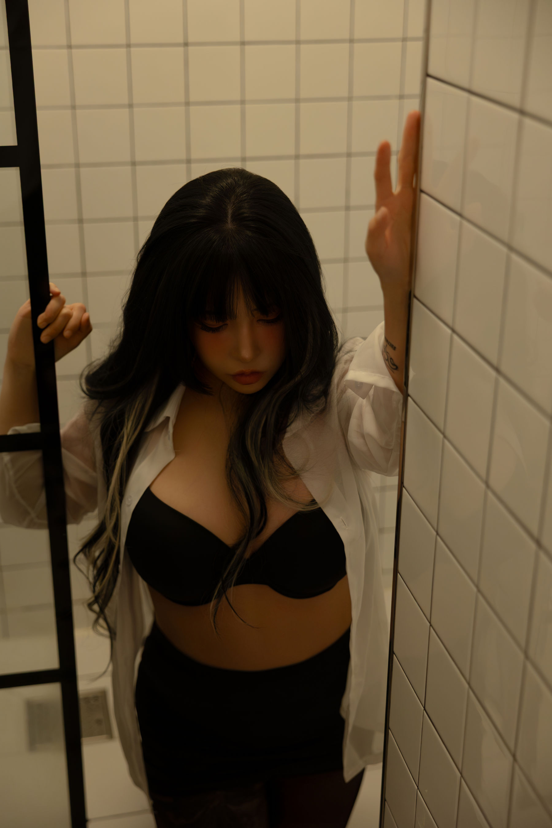 LEEYUIN - Girl next door/(101P)