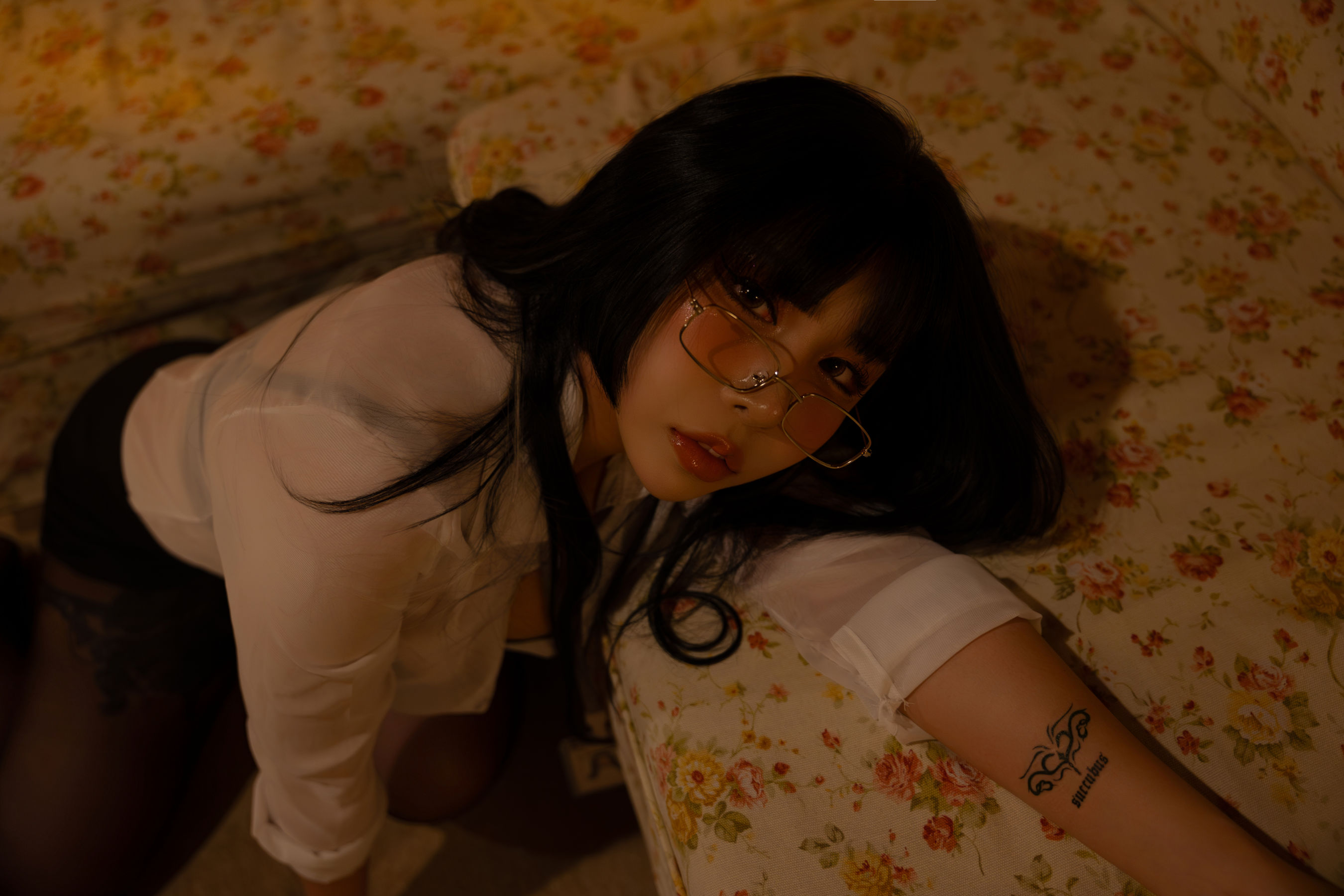 LEEYUIN - Girl next door/(101P)