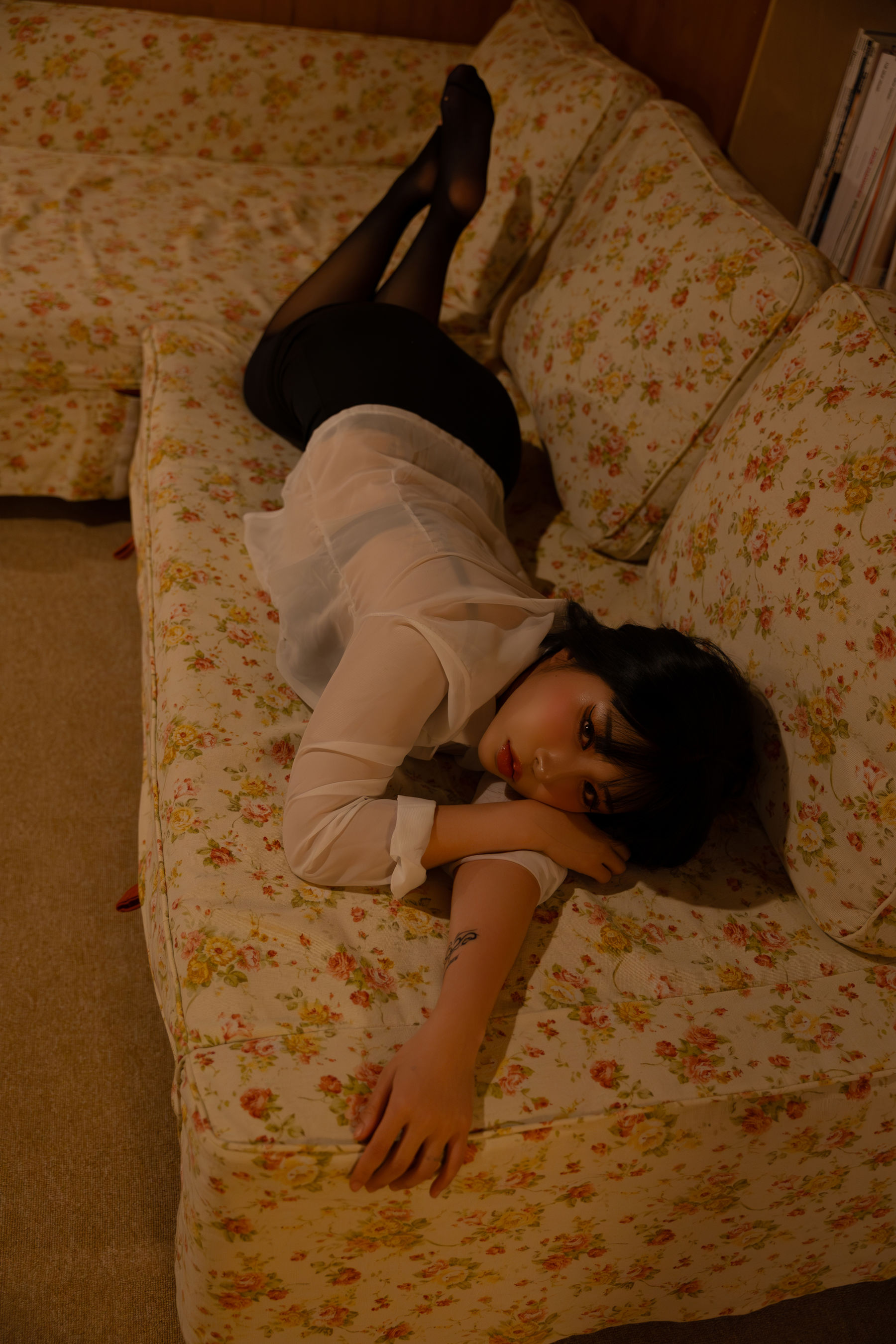 LEEYUIN - Girl next door/(101P)