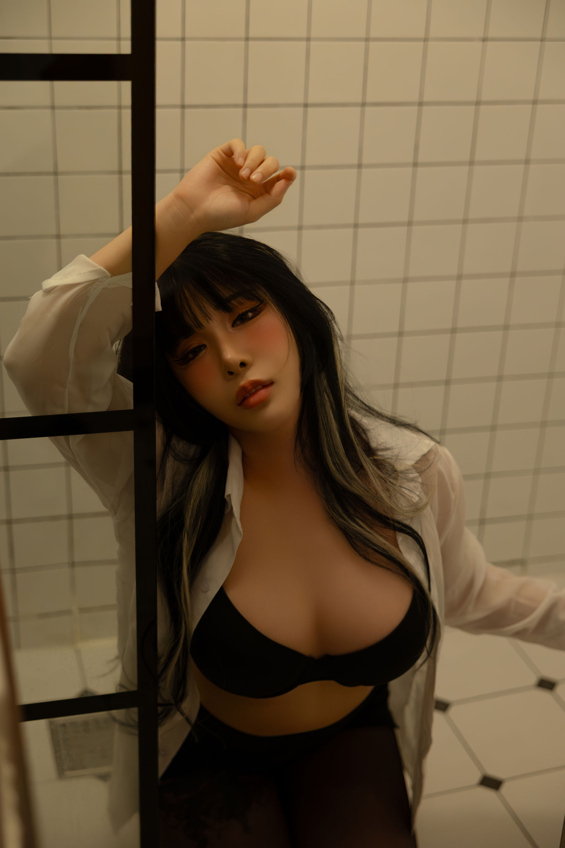 LEEYUIN - Girl next door/(101P)