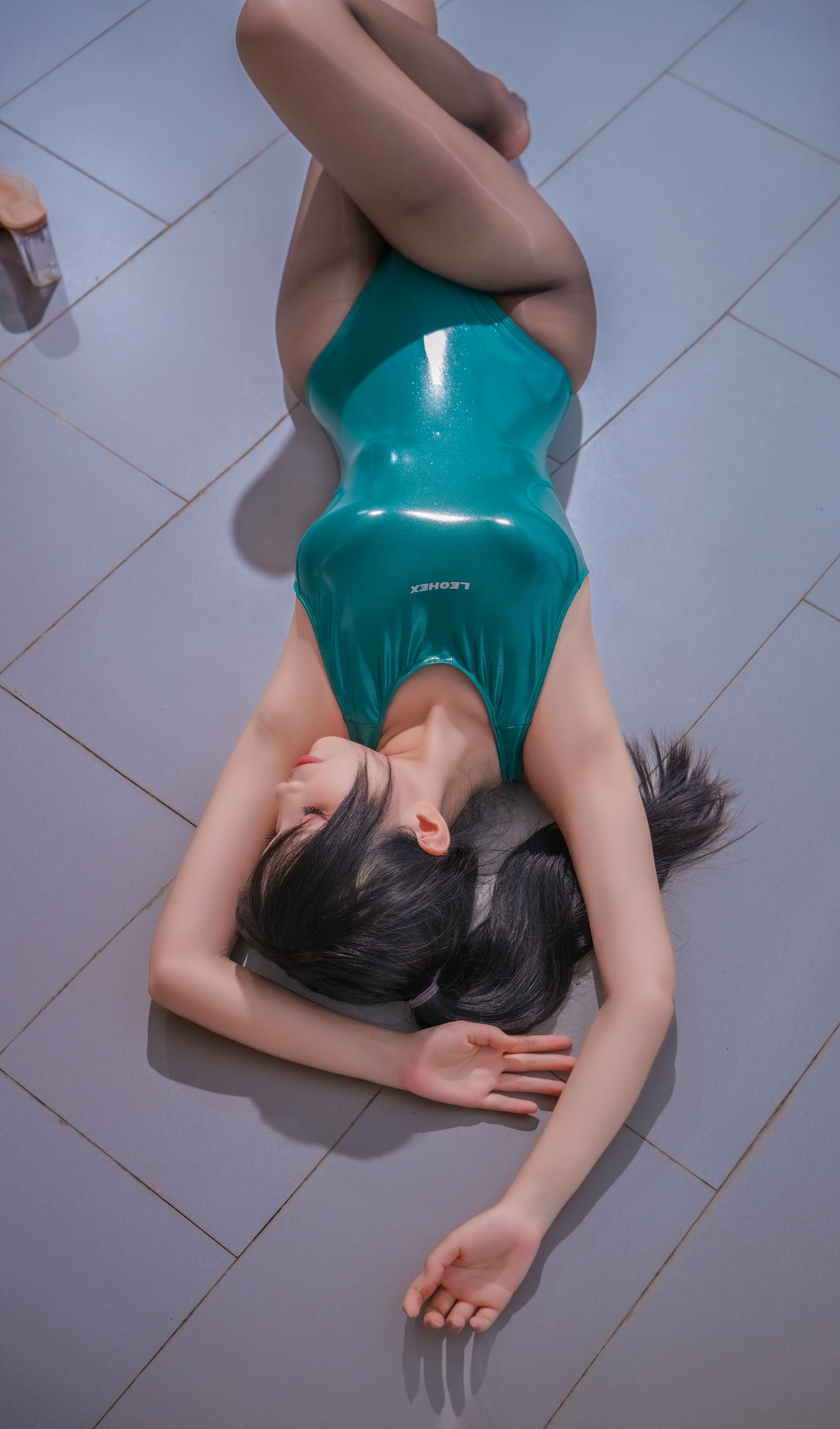 Neko-薇薇 - 夏日绿色竞泳/(45P)