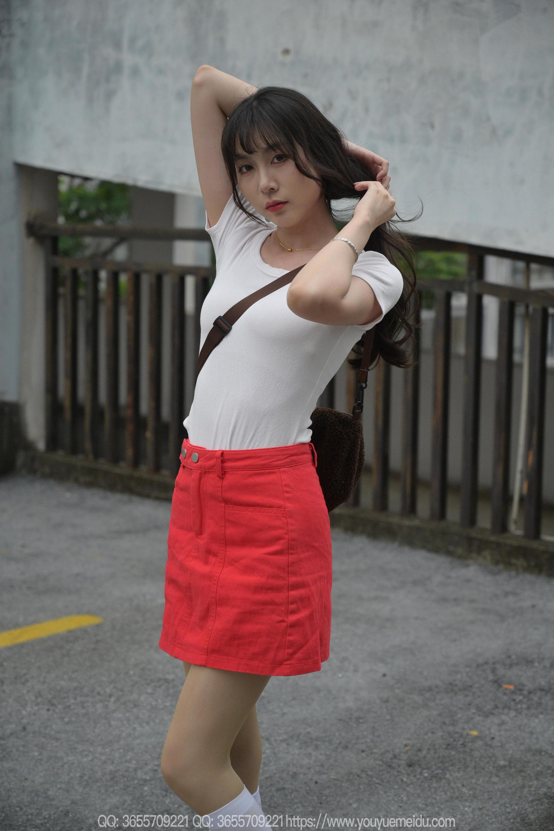 IESS异思趣向 - 模特： 团团 《红裙子（上）》/(87P)