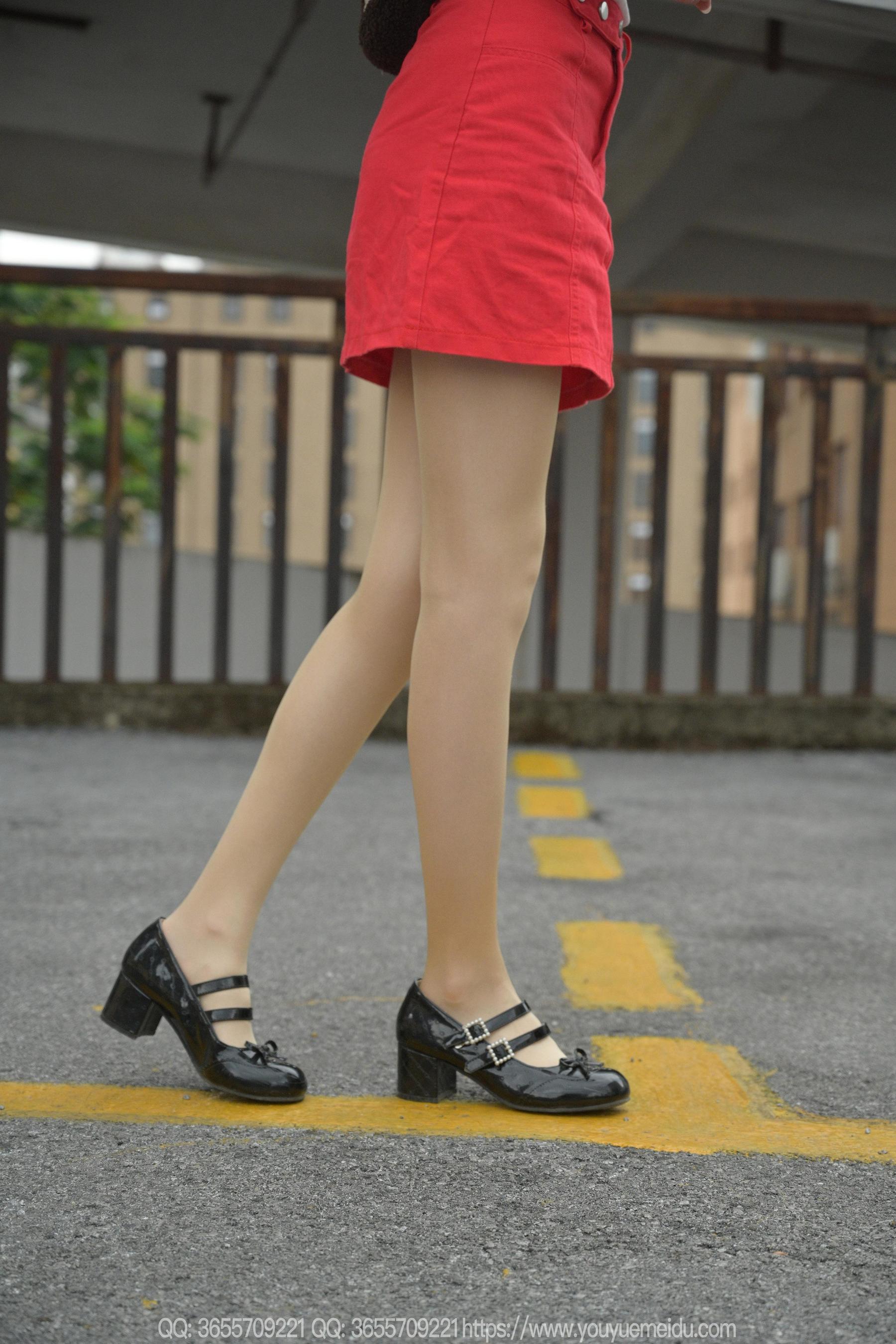 IESS异思趣向 - 模特： 团团 《红裙子（下）》/(83P)