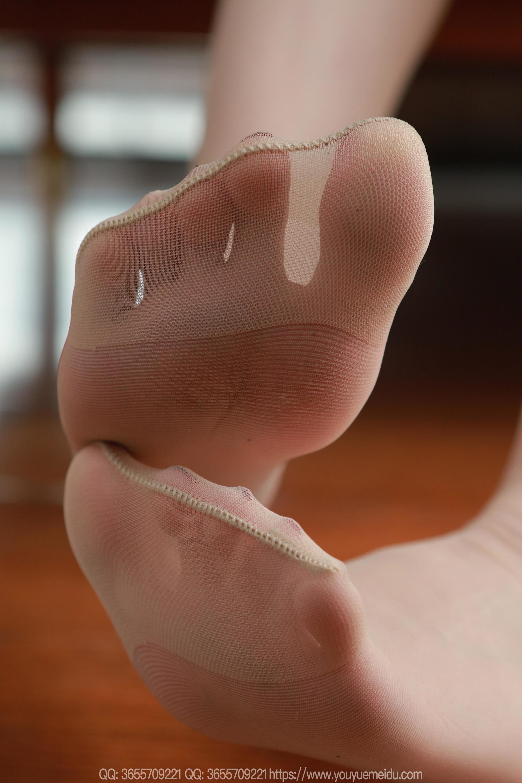 IESS异思趣向 - 模特： 团团 《粉色OL（下）》/(82P)