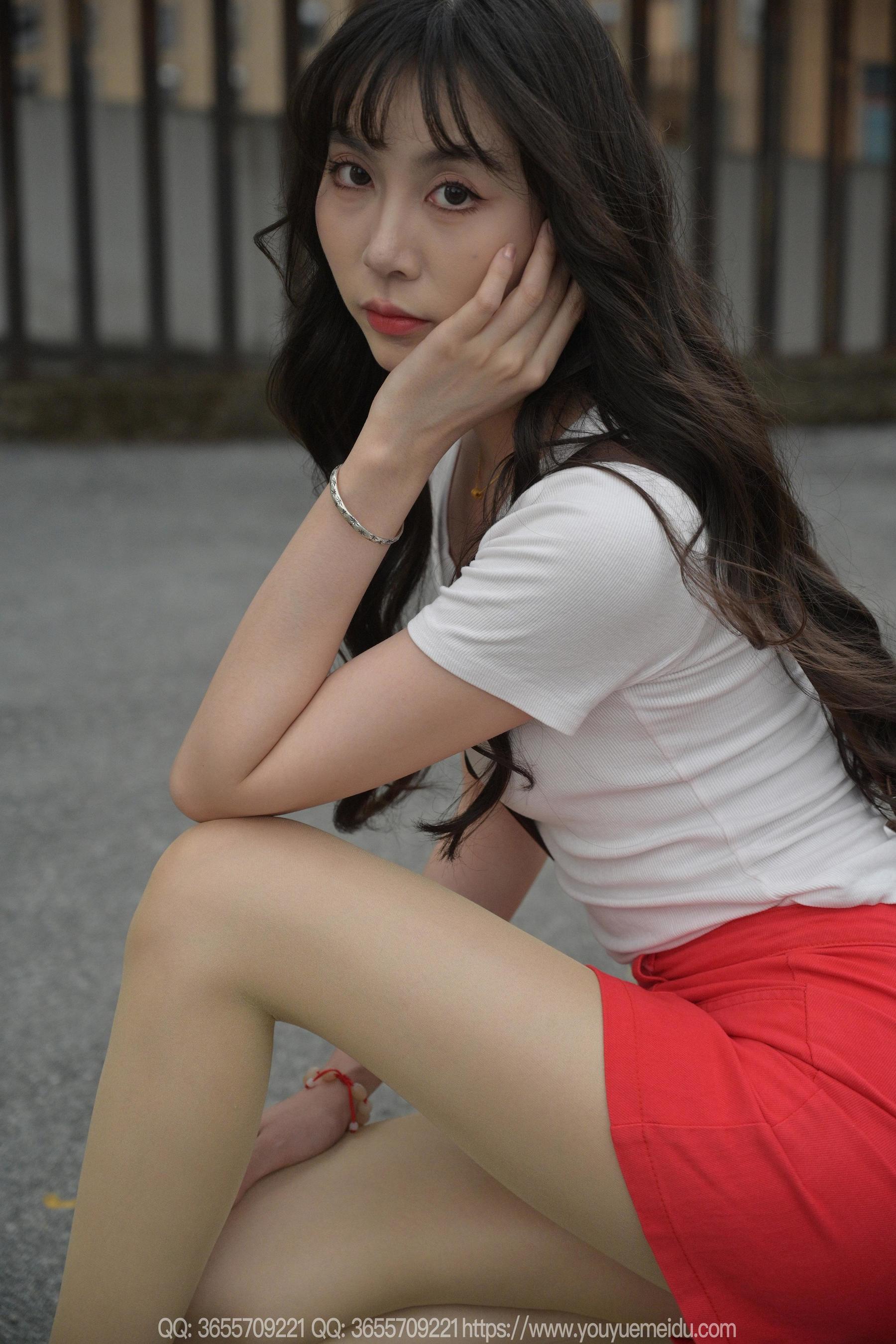 IESS异思趣向 - 模特： 团团 《红裙子（下）》/(83P)