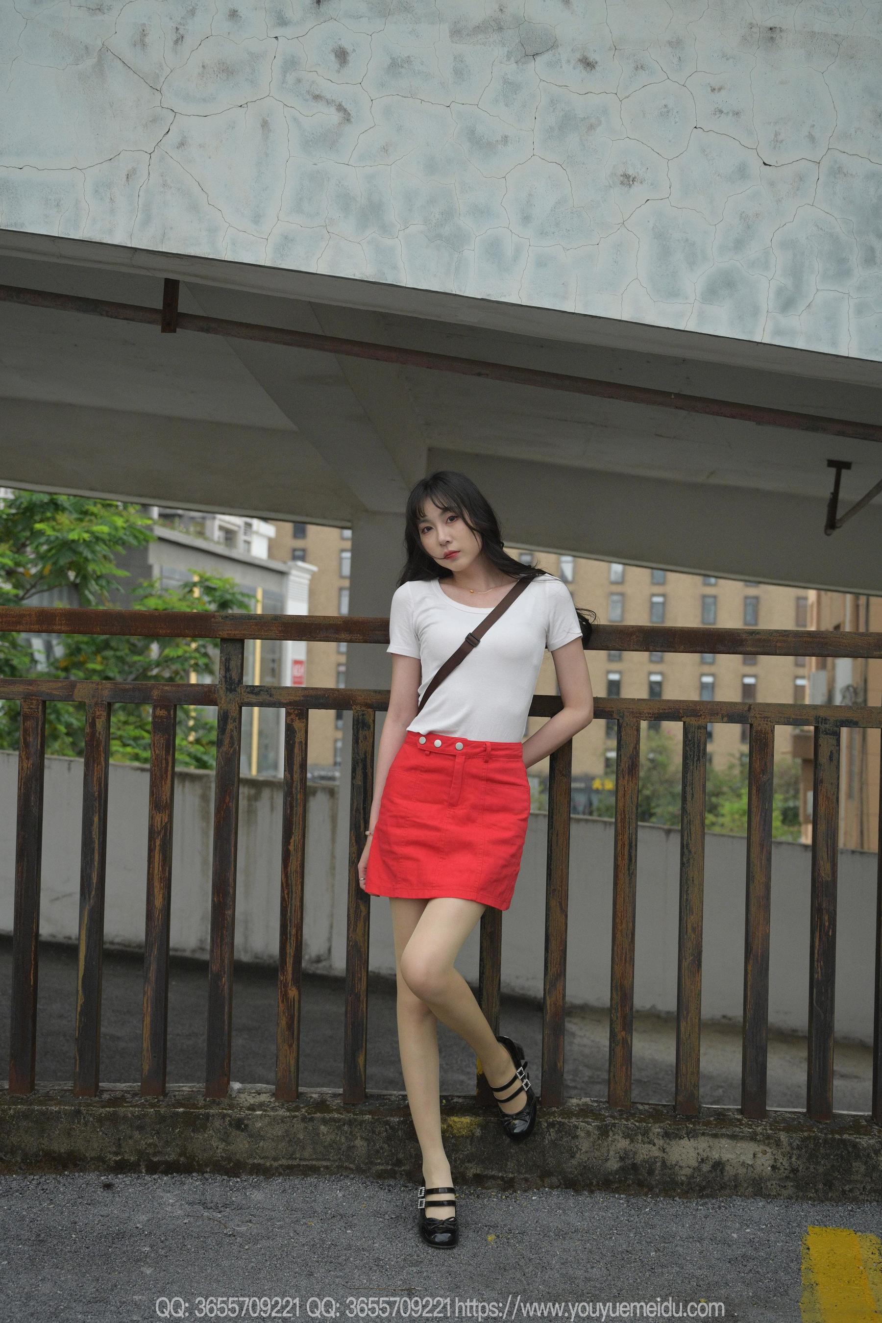 IESS异思趣向 - 模特： 团团 《红裙子（下）》/(83P)