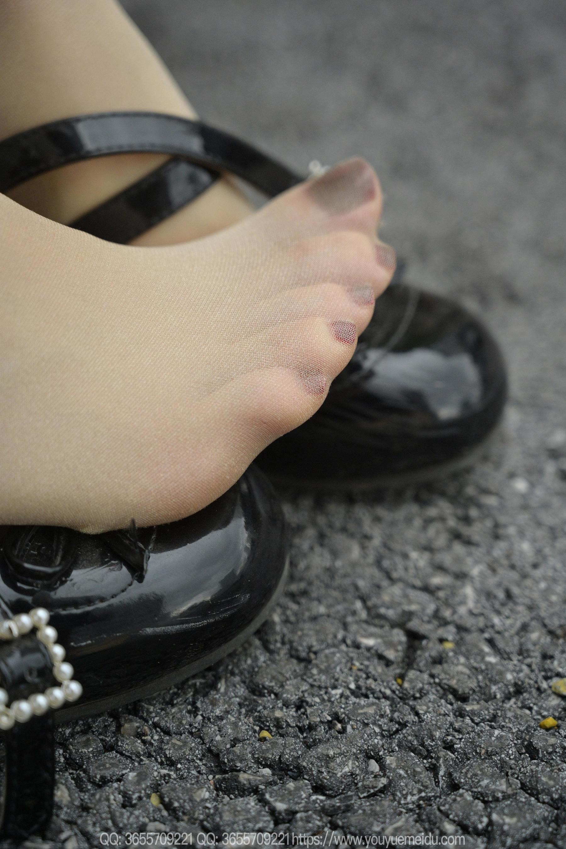 IESS异思趣向 - 模特： 团团 《红裙子（上）》/(87P)