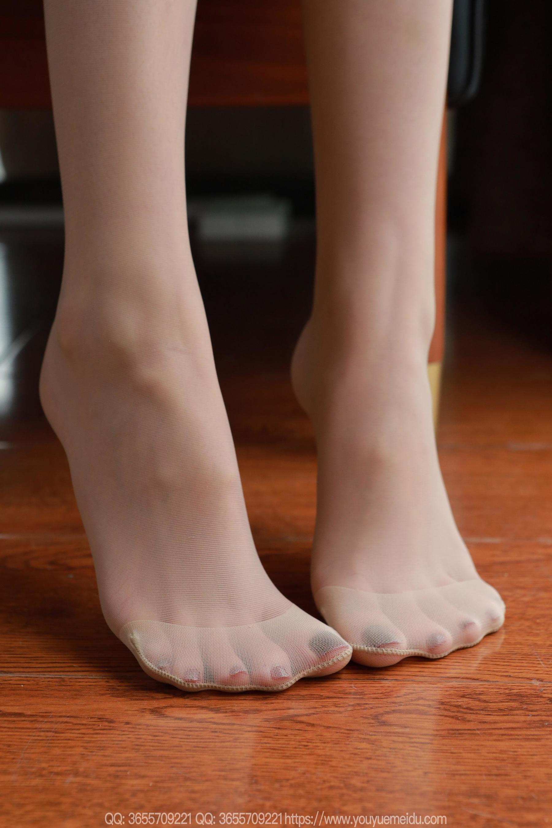 IESS异思趣向 - 模特： 团团 《粉色OL（下）》/(82P)