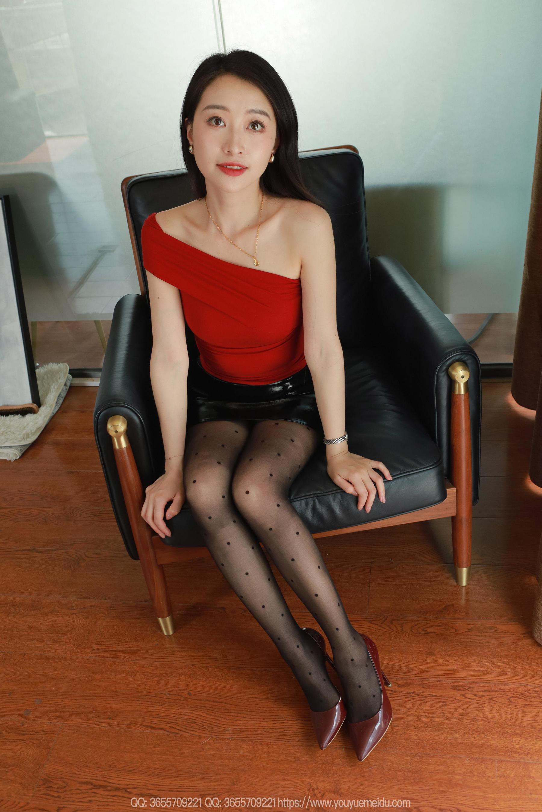 IESS异思趣向 - 模特： 小婕 《红衣皮裙》/(97P)