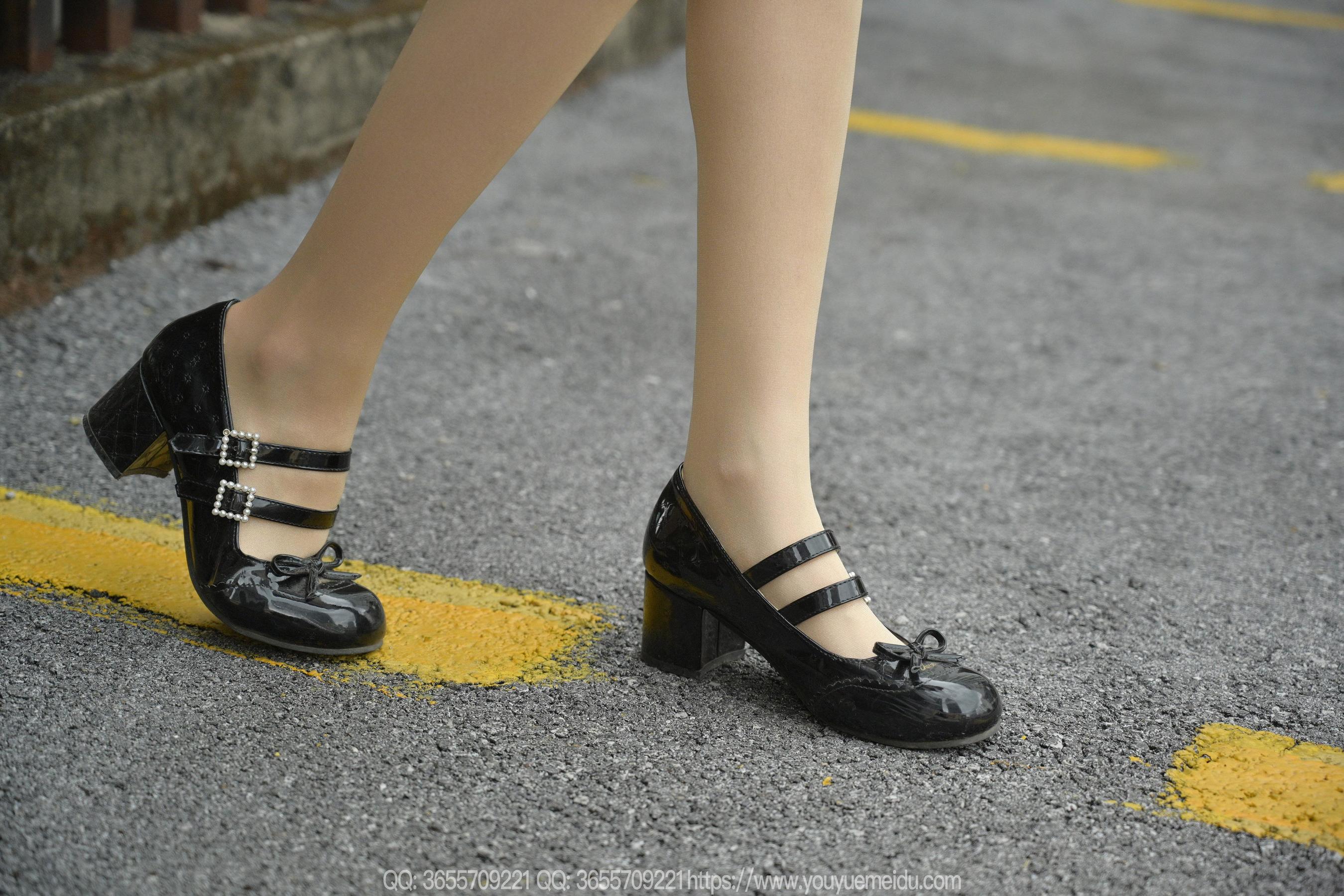 IESS异思趣向 - 模特： 团团 《红裙子（下）》/(83P)