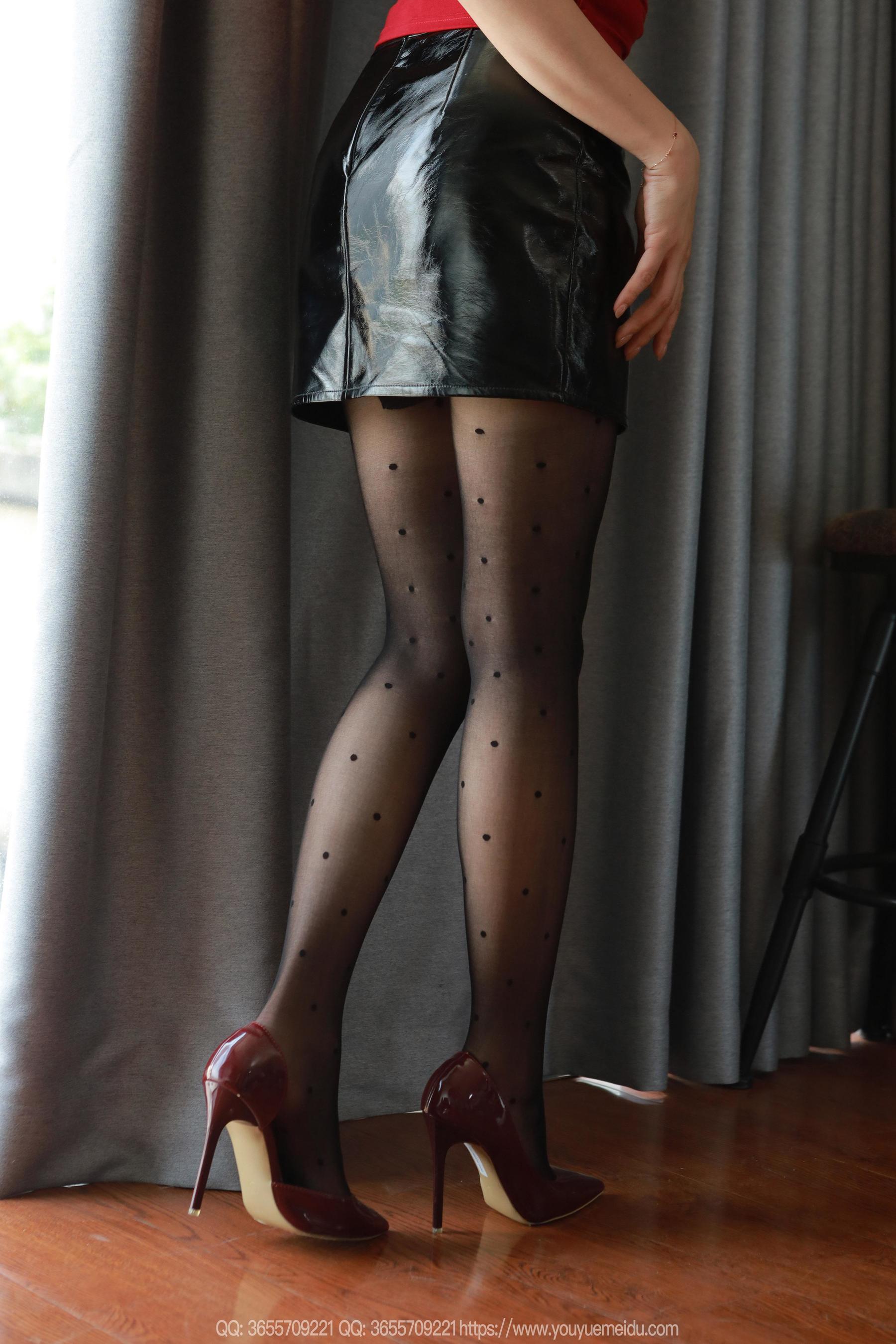 IESS异思趣向 - 模特： 小婕 《红衣皮裙》/(97P)