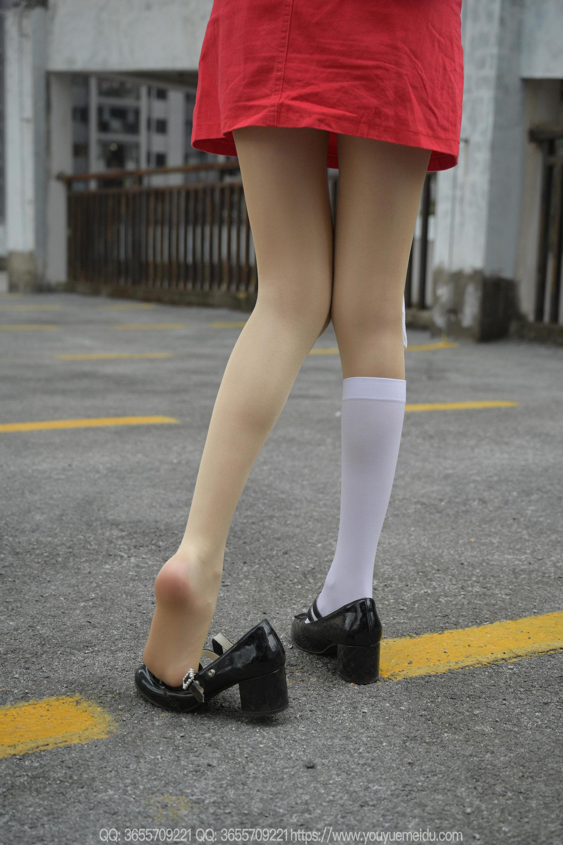 IESS异思趣向 - 模特： 团团 《红裙子（上）》/(87P)