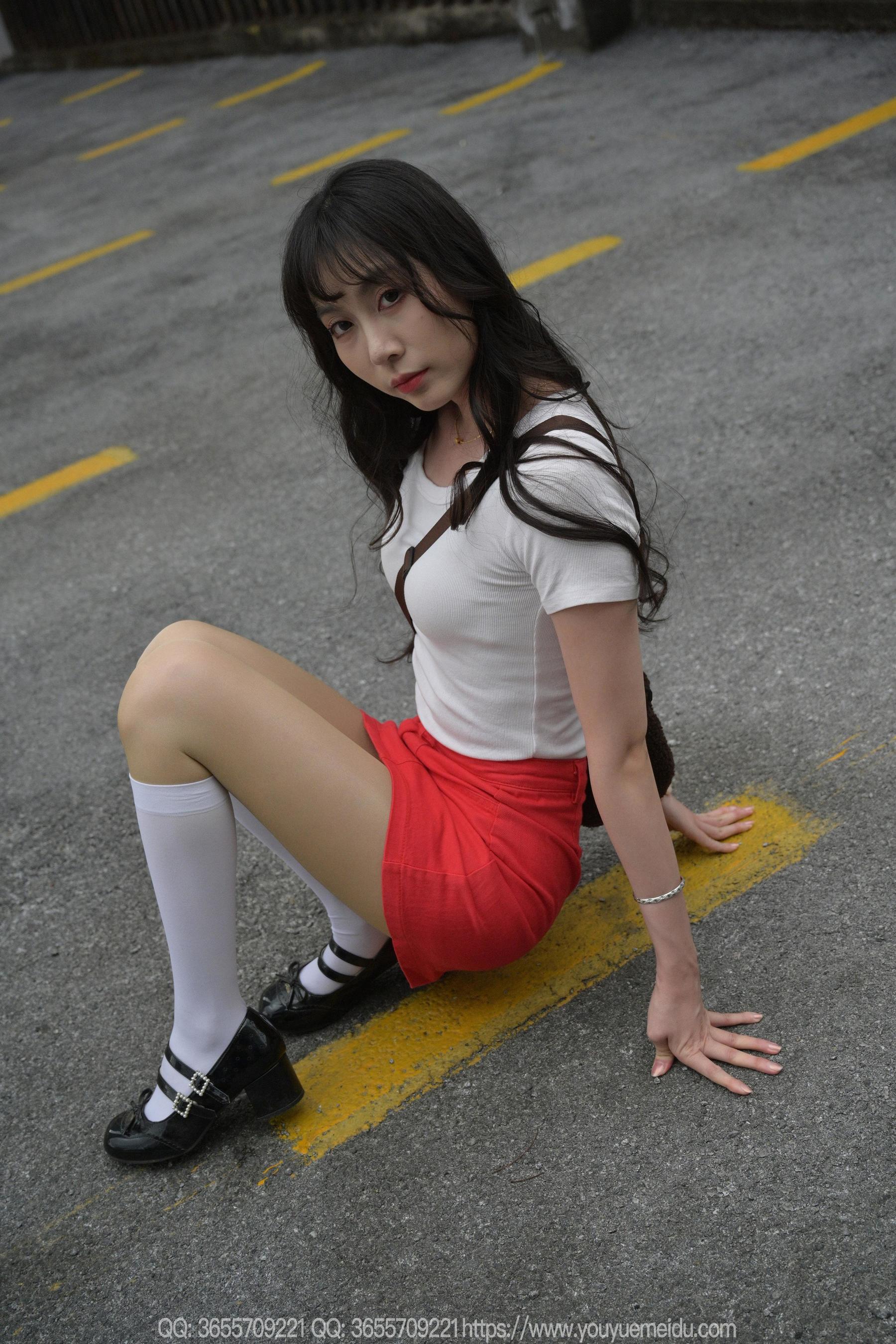 IESS异思趣向 - 模特： 团团 《红裙子（上）》/(87P)