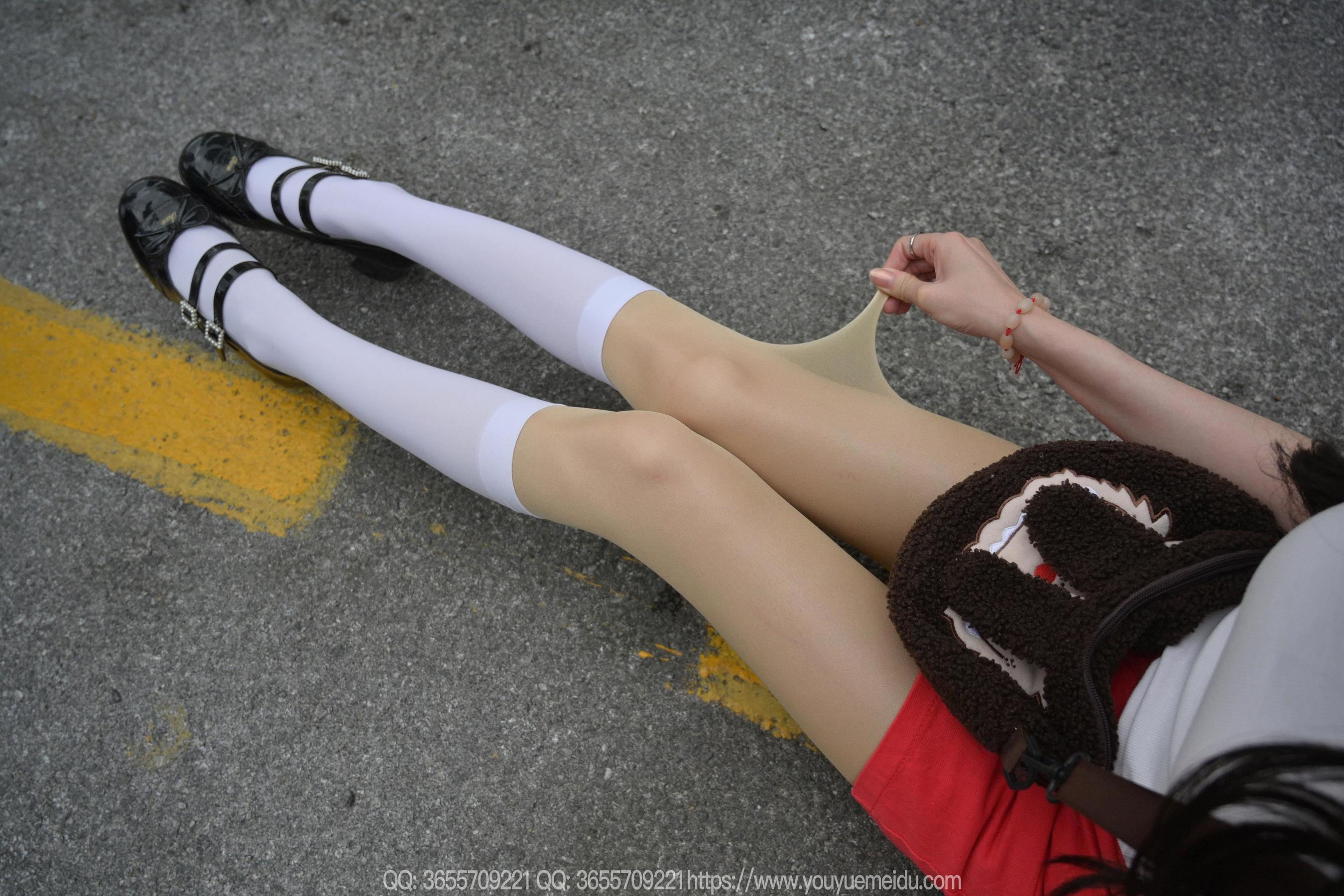 IESS异思趣向 - 模特： 团团 《红裙子（上）》/(87P)