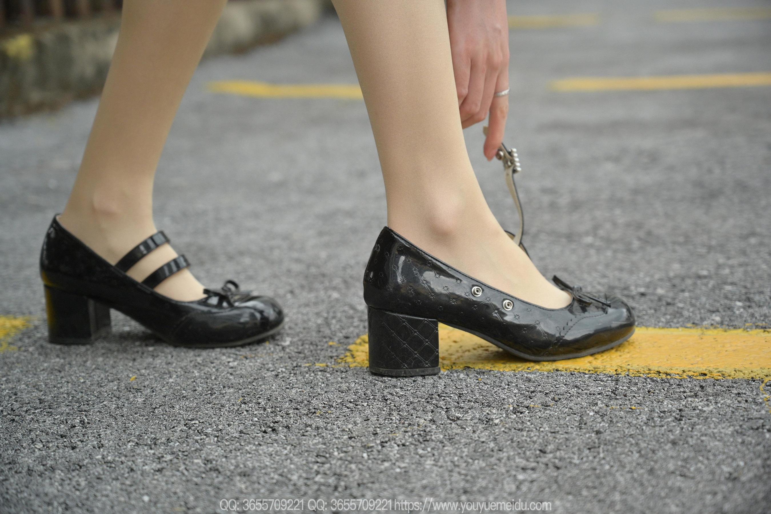 IESS异思趣向 - 模特： 团团 《红裙子（下）》/(83P)