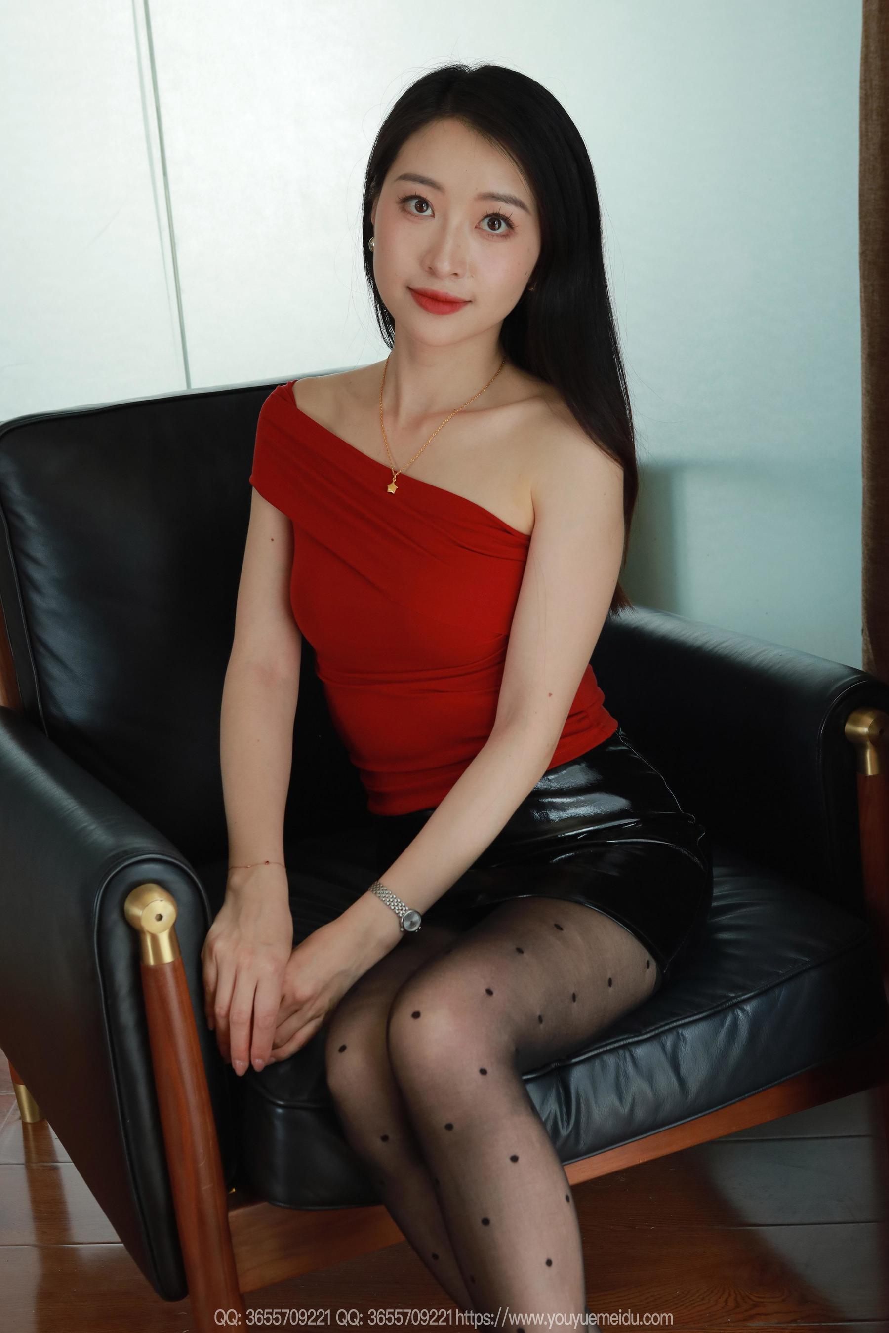 IESS异思趣向 - 模特： 小婕 《红衣皮裙》/(97P)