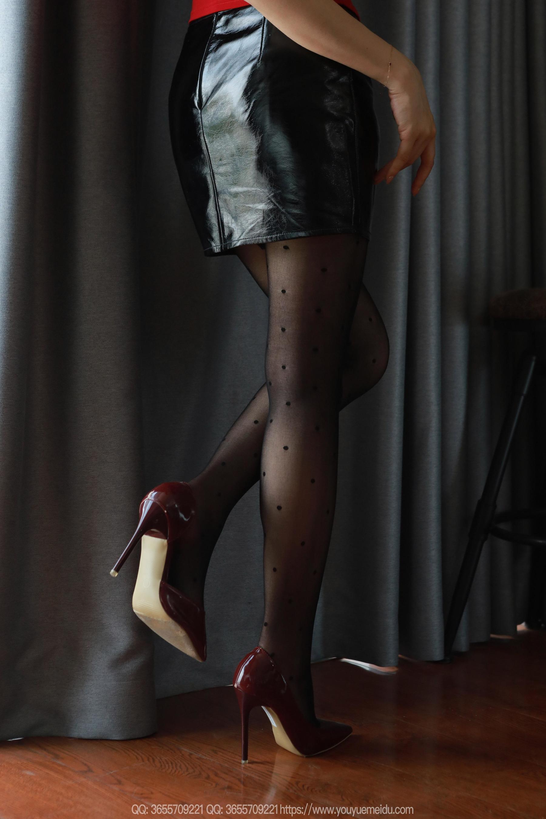 IESS异思趣向 - 模特： 小婕 《红衣皮裙》/(97P)