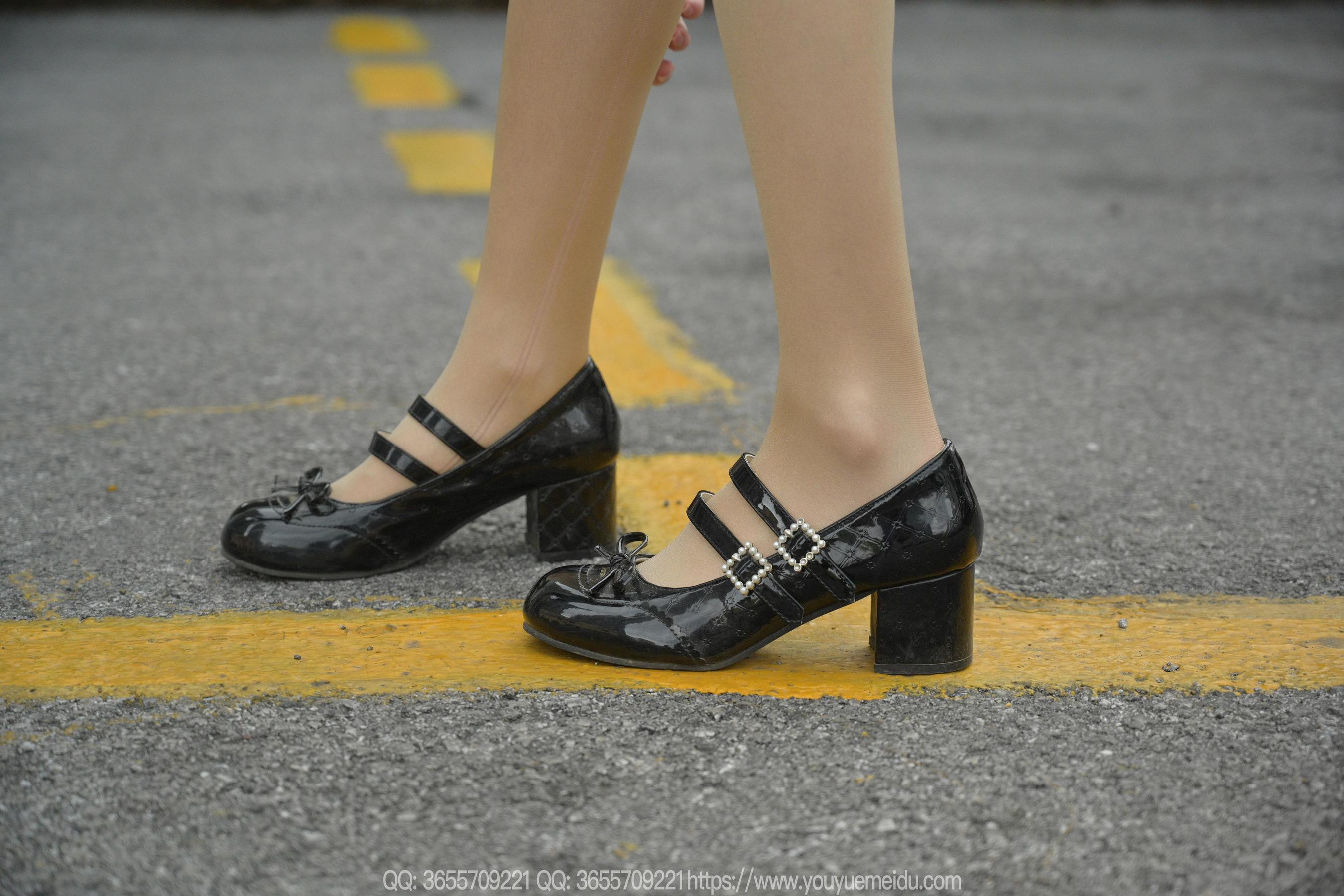 IESS异思趣向 - 模特： 团团 《红裙子（下）》/(83P)