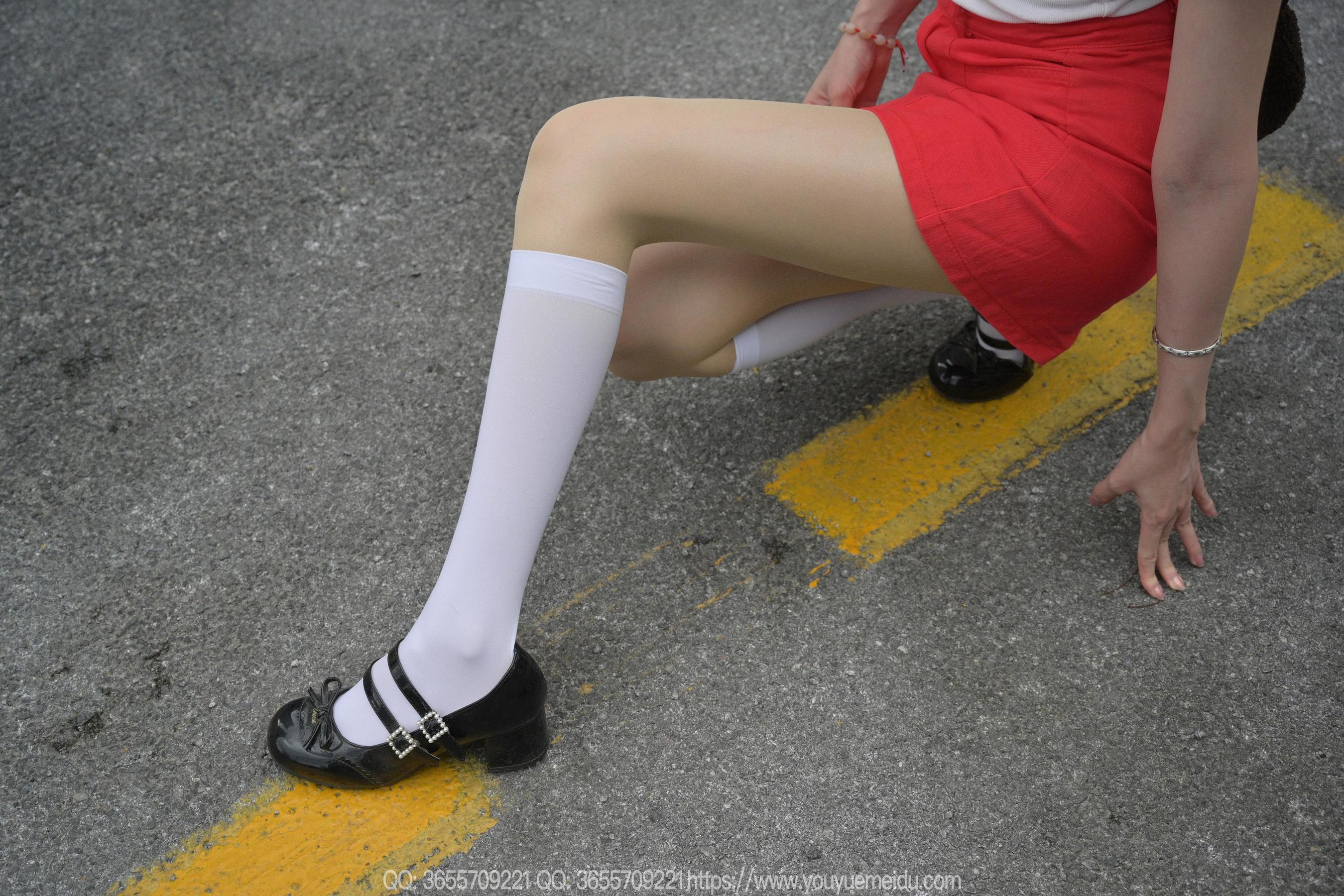 IESS异思趣向 - 模特： 团团 《红裙子（上）》/(87P)