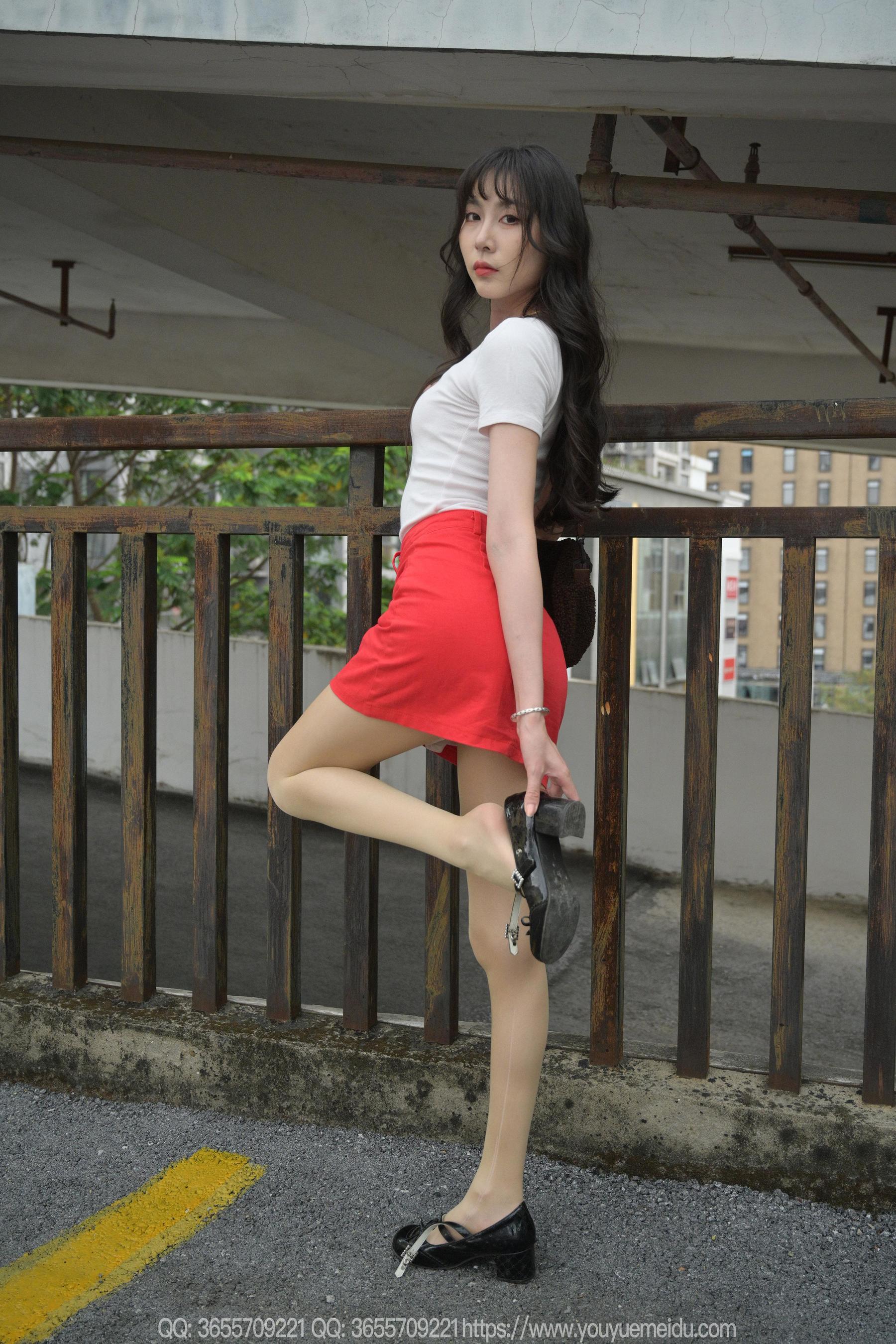 IESS异思趣向 - 模特： 团团 《红裙子（下）》/(83P)