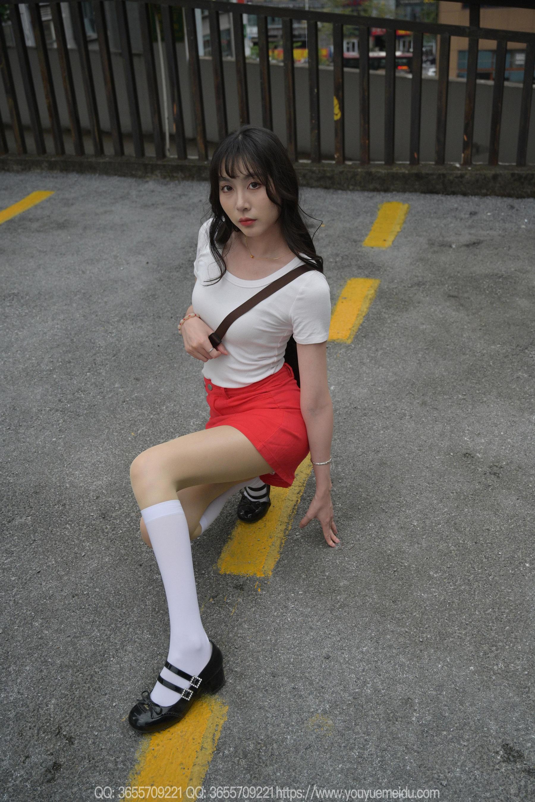 IESS异思趣向 - 模特： 团团 《红裙子（上）》/(87P)