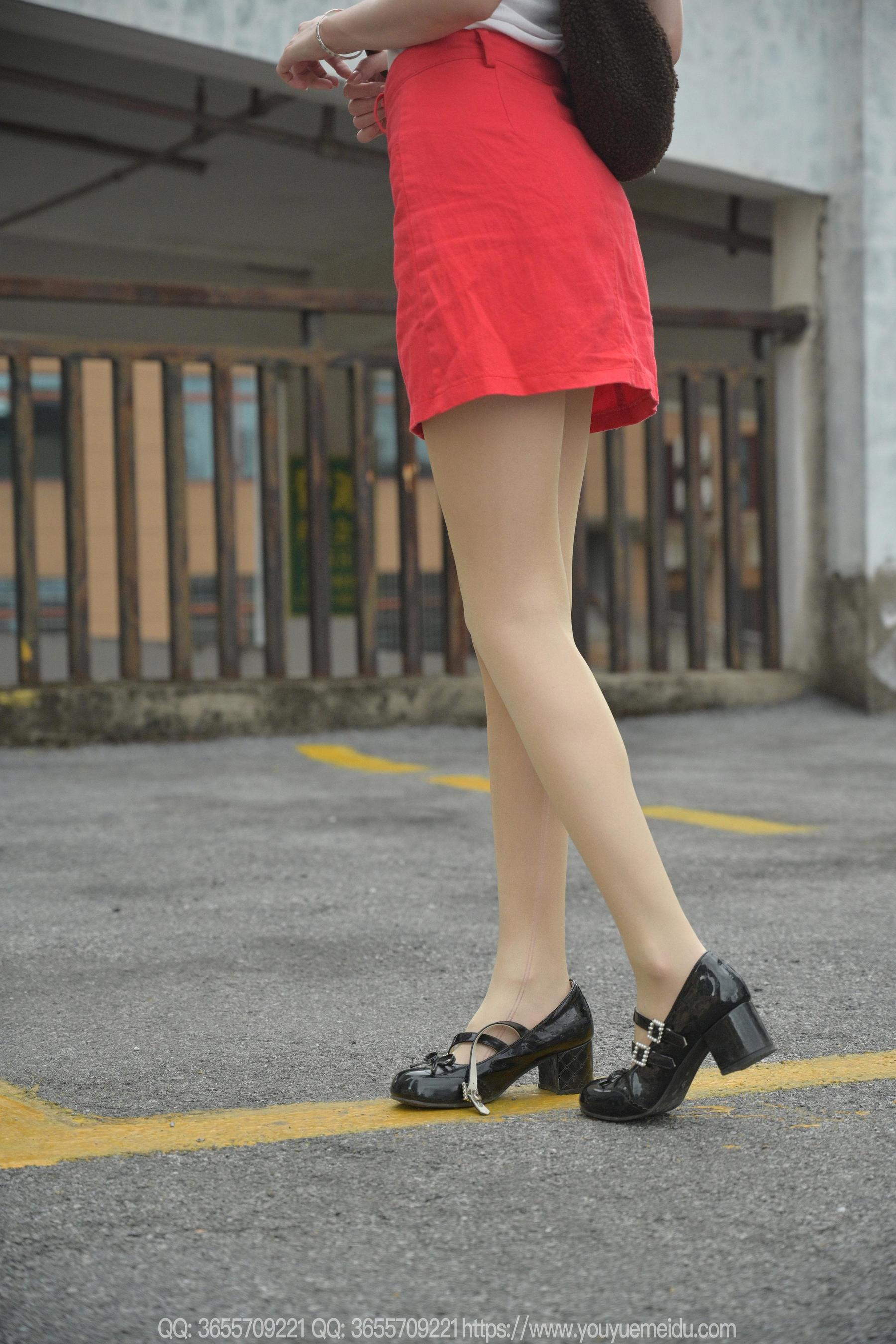 IESS异思趣向 - 模特： 团团 《红裙子（下）》/(83P)