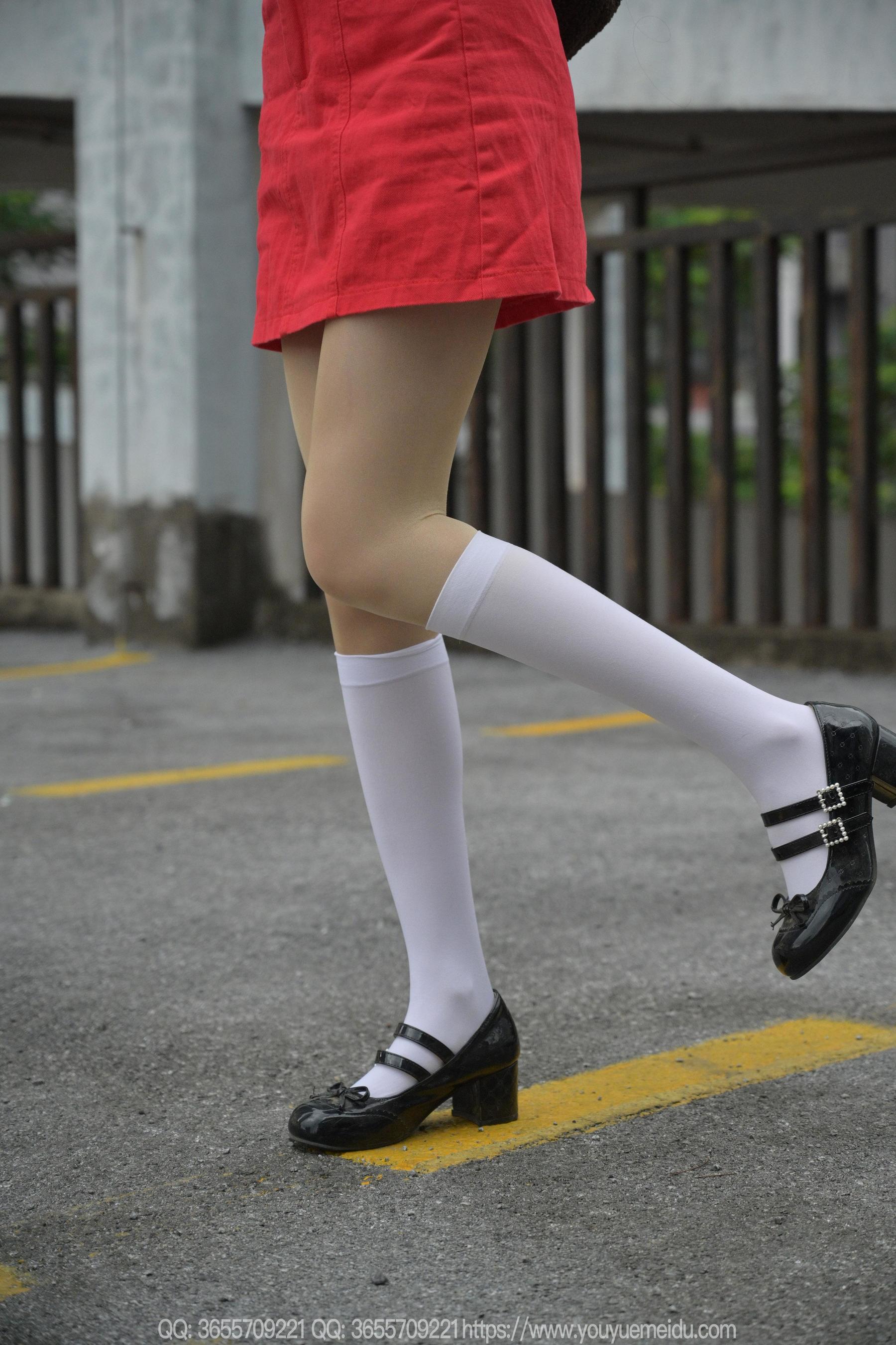 IESS异思趣向 - 模特： 团团 《红裙子（上）》/(87P)