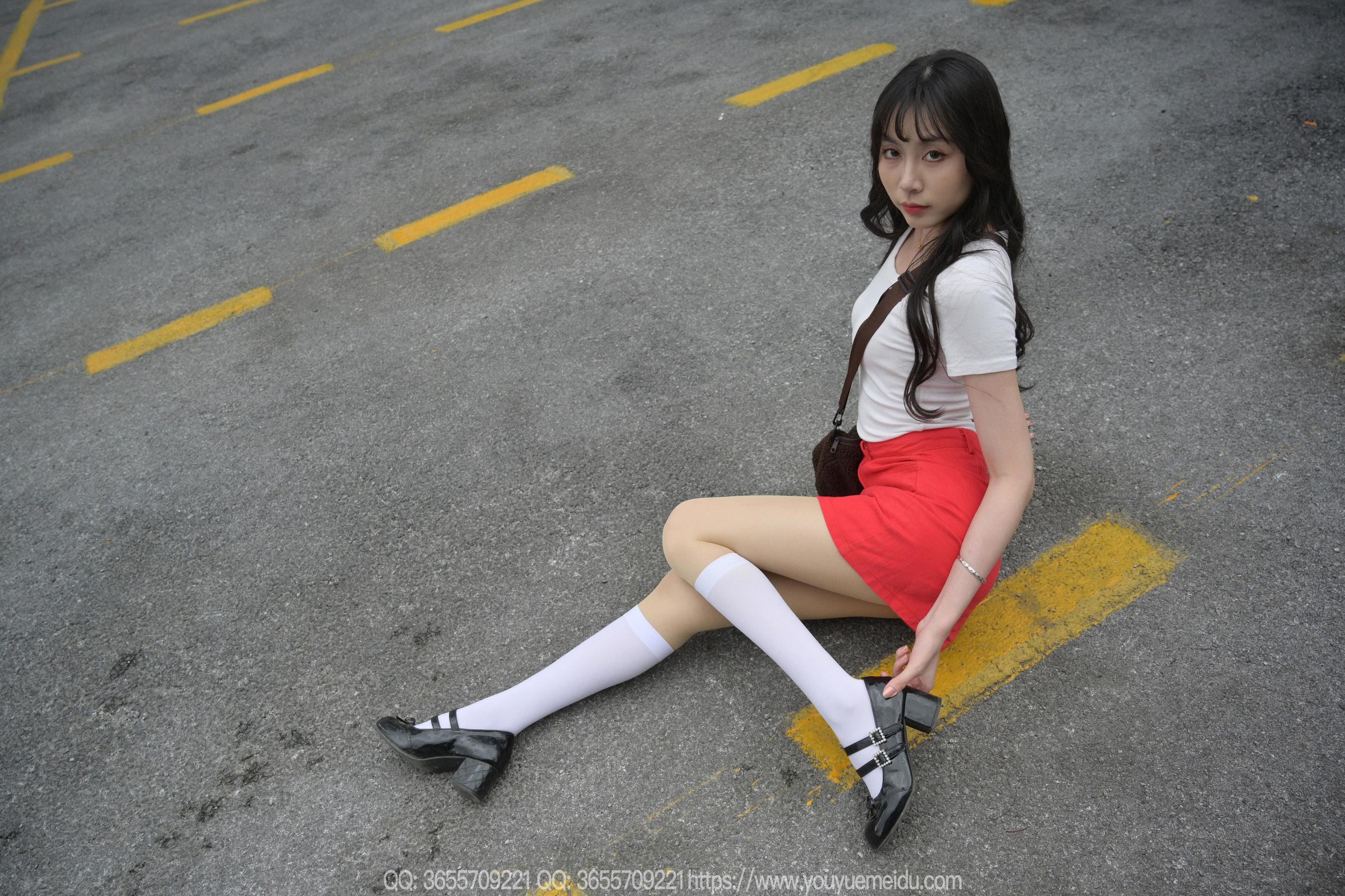 IESS异思趣向 - 模特： 团团 《红裙子（上）》/(87P)