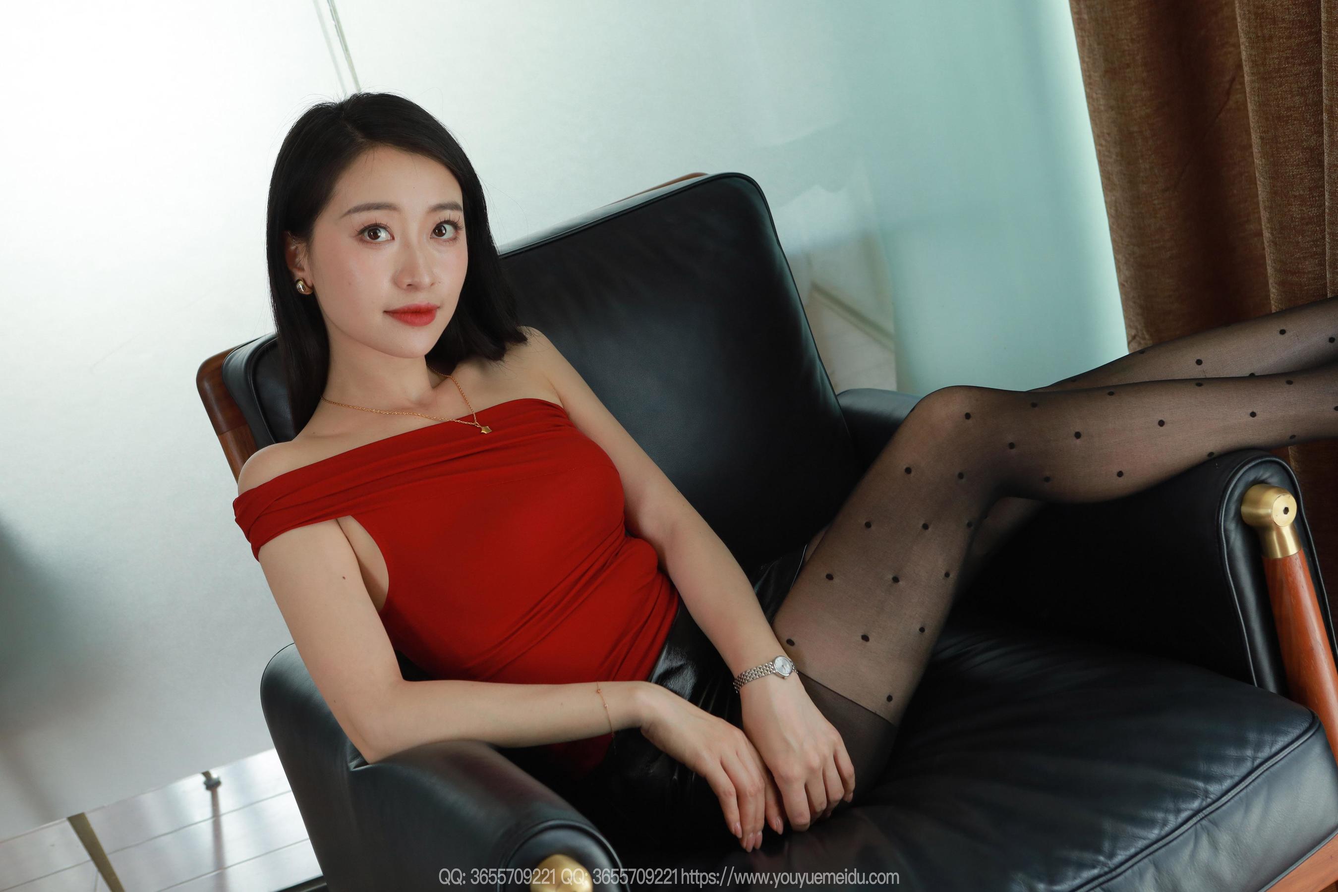 IESS异思趣向 - 模特： 小婕 《红衣皮裙》/(97P)