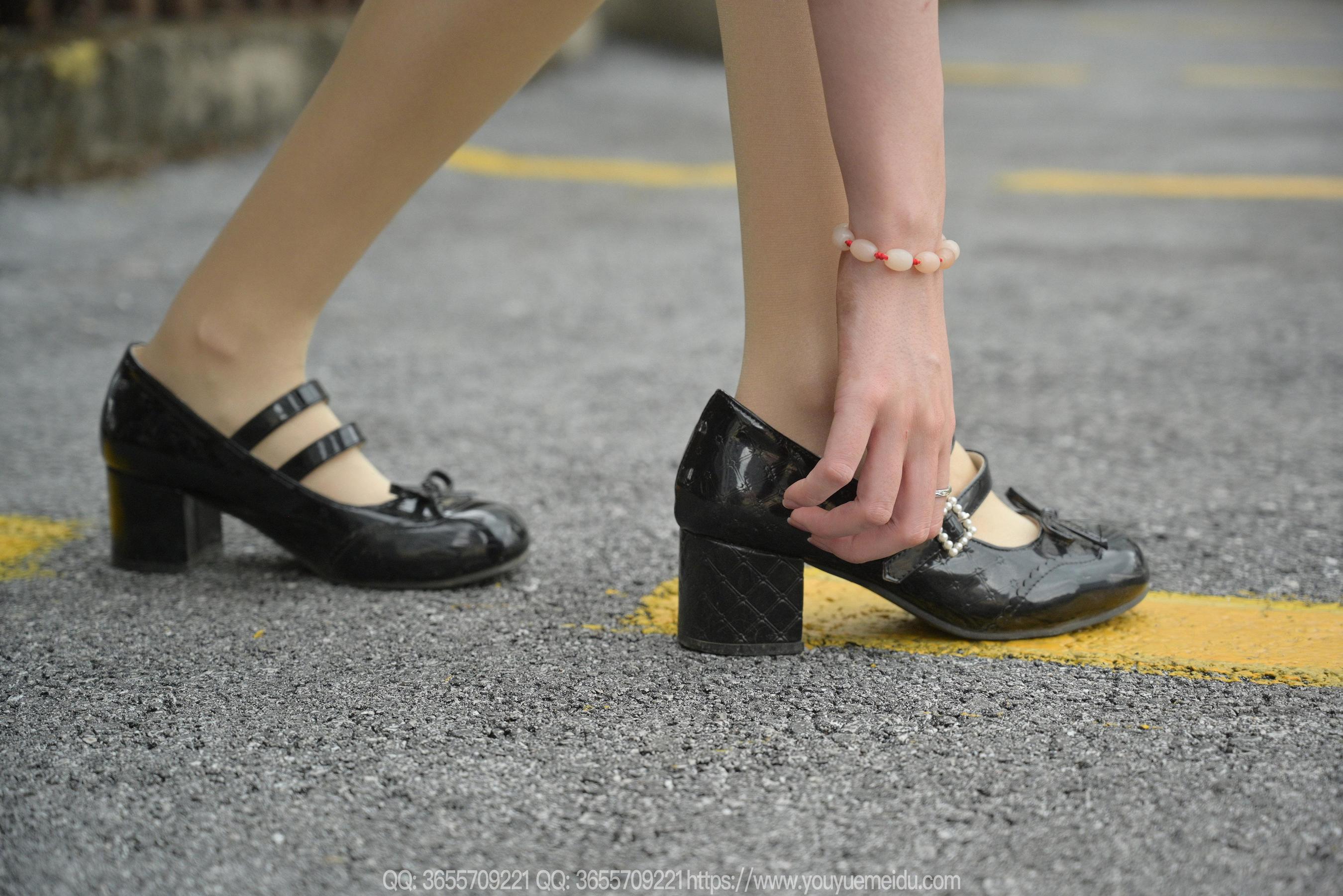 IESS异思趣向 - 模特： 团团 《红裙子（下）》/(83P)