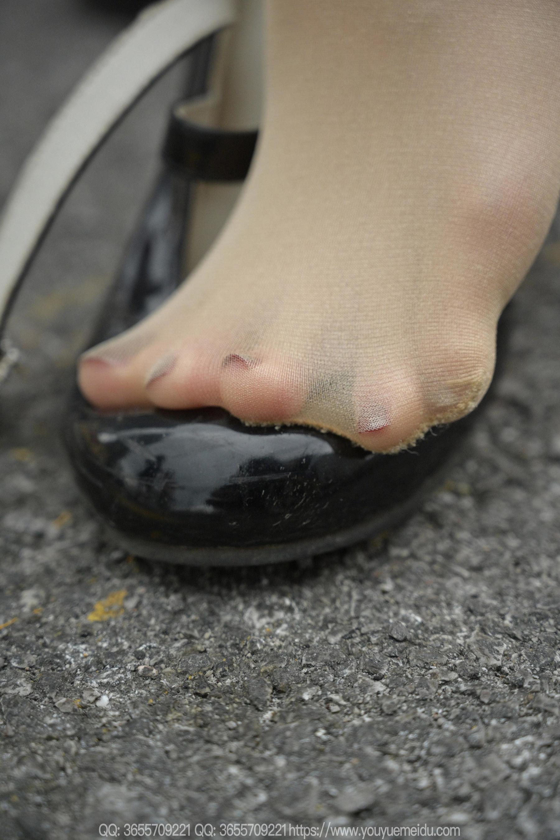 IESS异思趣向 - 模特： 团团 《红裙子（上）》/(87P)