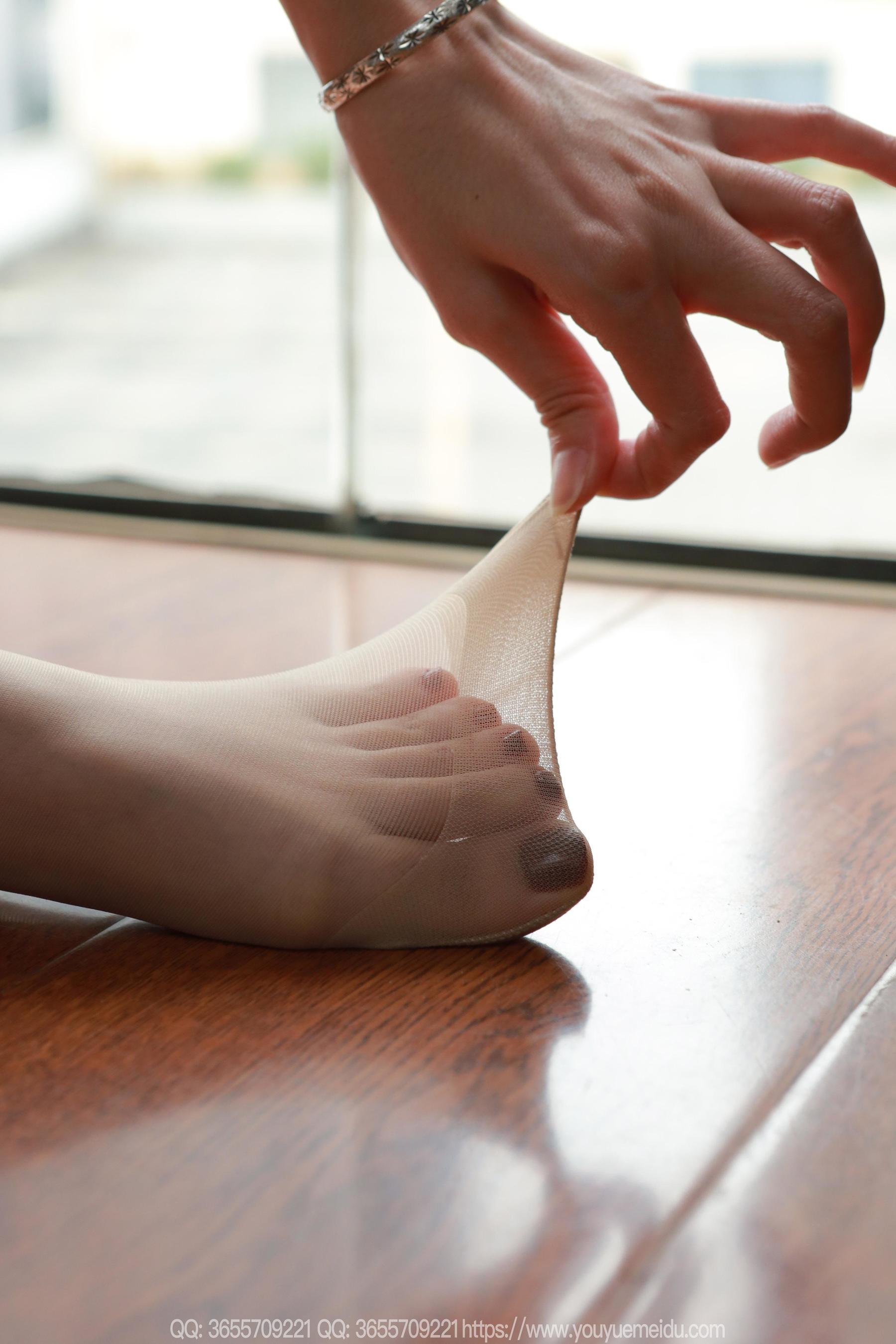 IESS异思趣向 - 模特： 团团 《粉色OL（下）》/(82P)