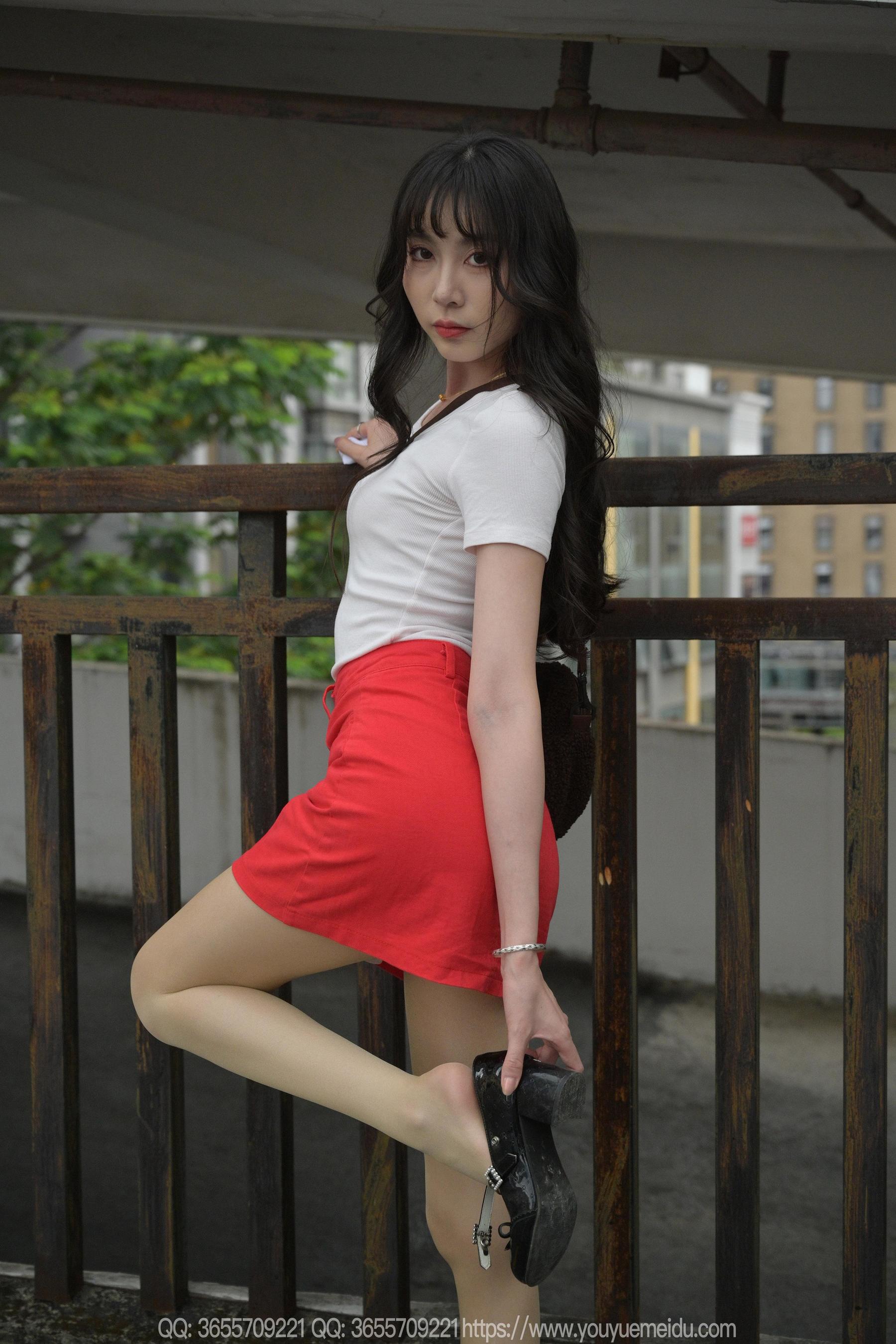 IESS异思趣向 - 模特： 团团 《红裙子（下）》/(83P)