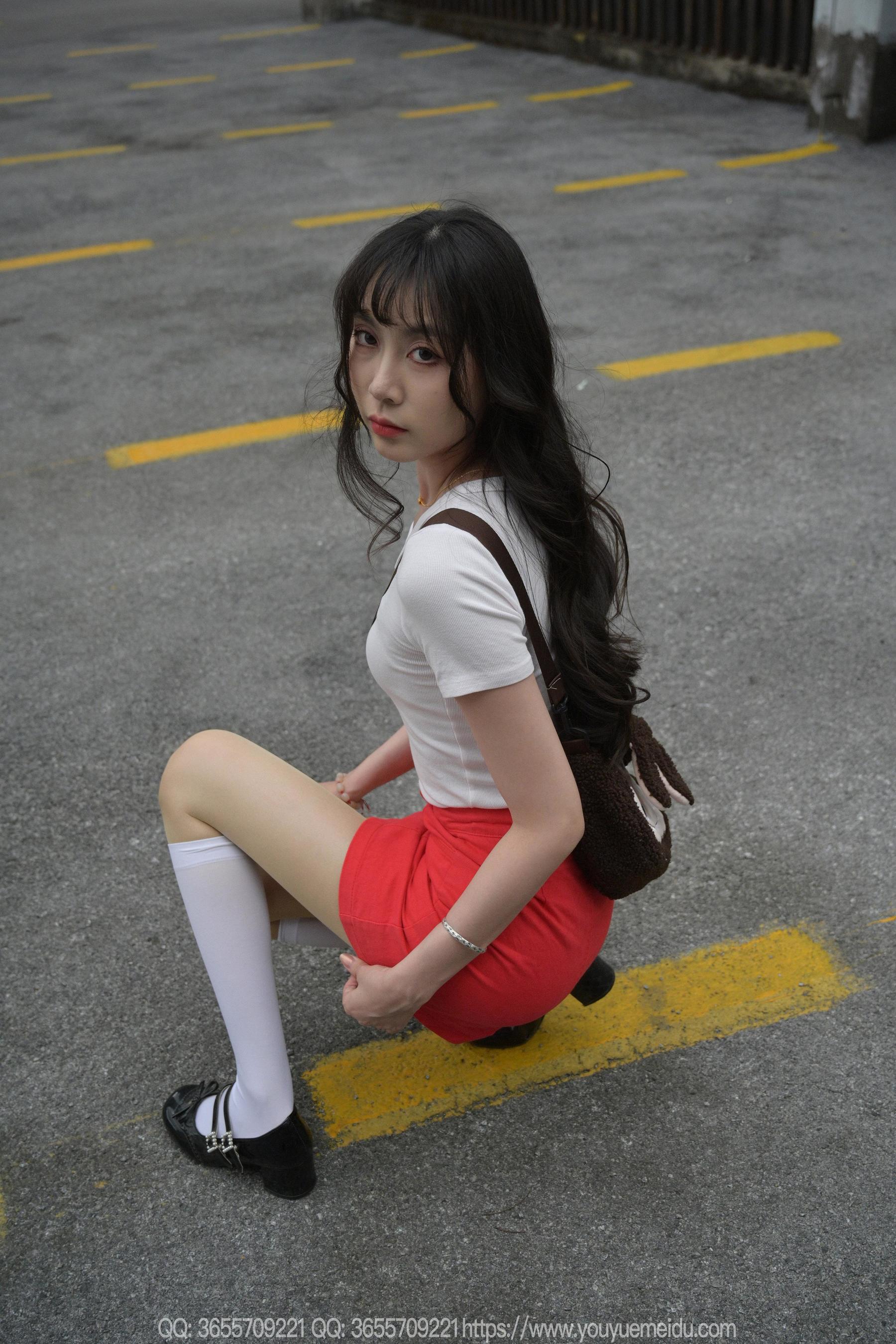 IESS异思趣向 - 模特： 团团 《红裙子（上）》/(87P)