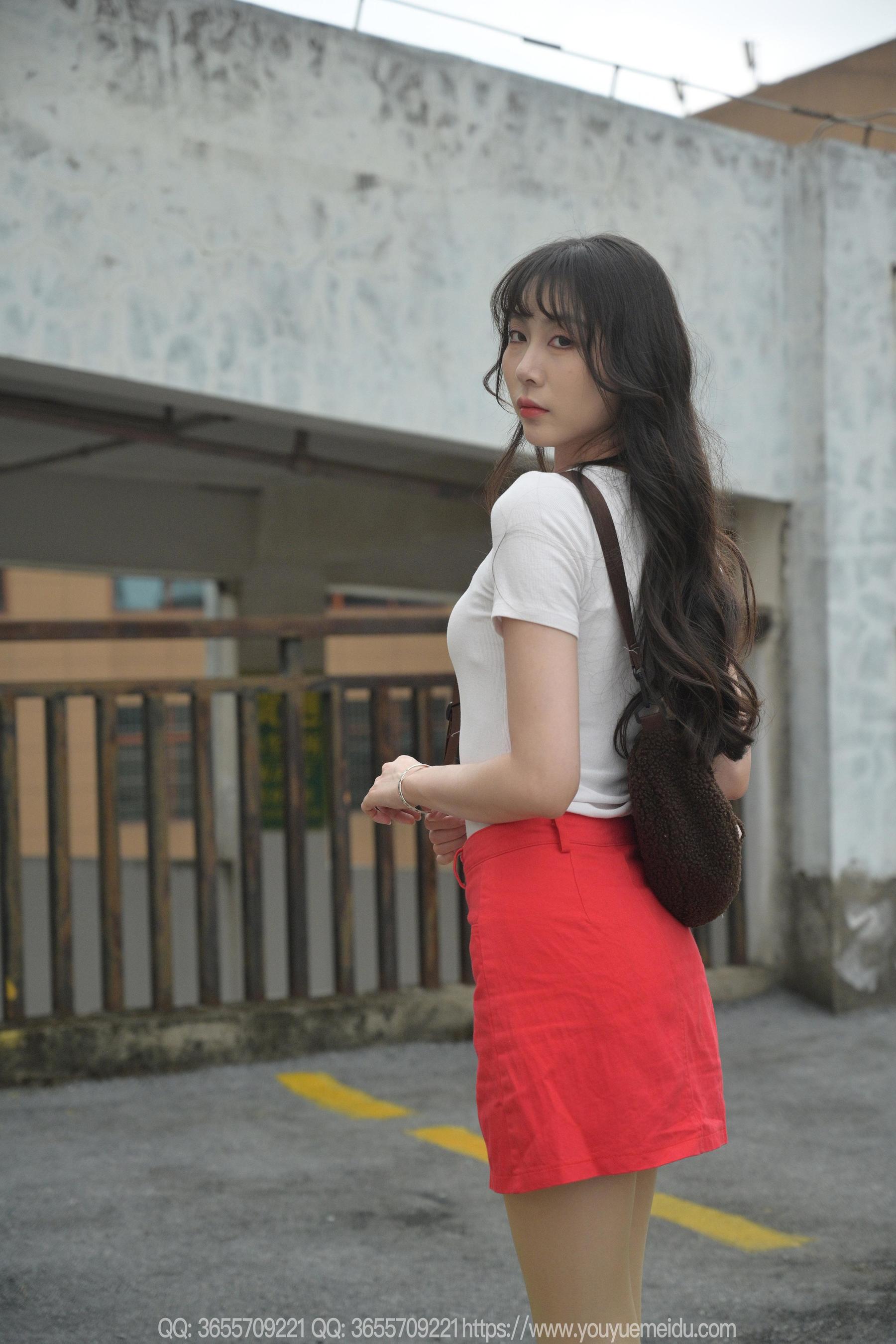 IESS异思趣向 - 模特： 团团 《红裙子（下）》/(83P)